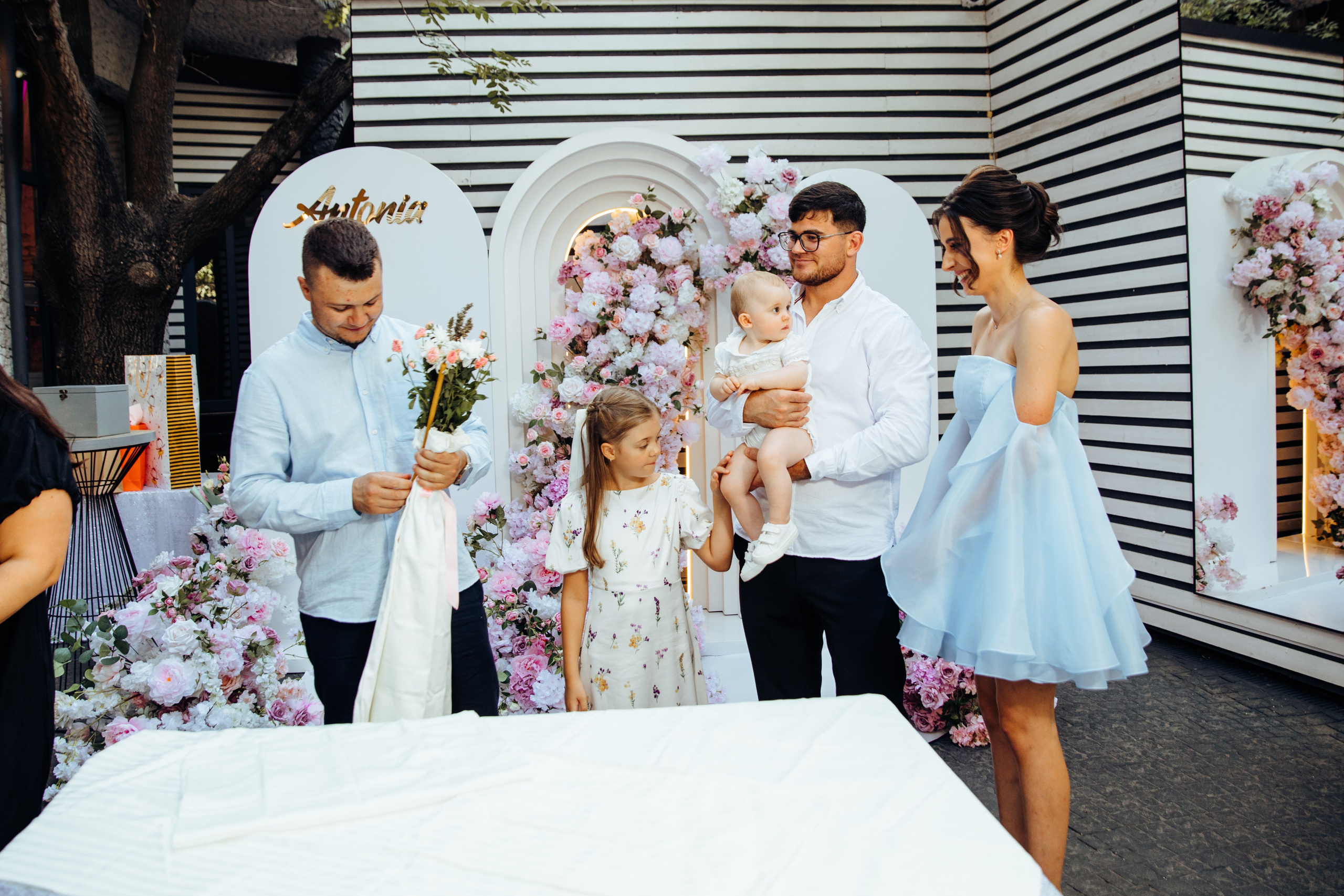 Antonia. Fotograf de nuntă și evenimente private!