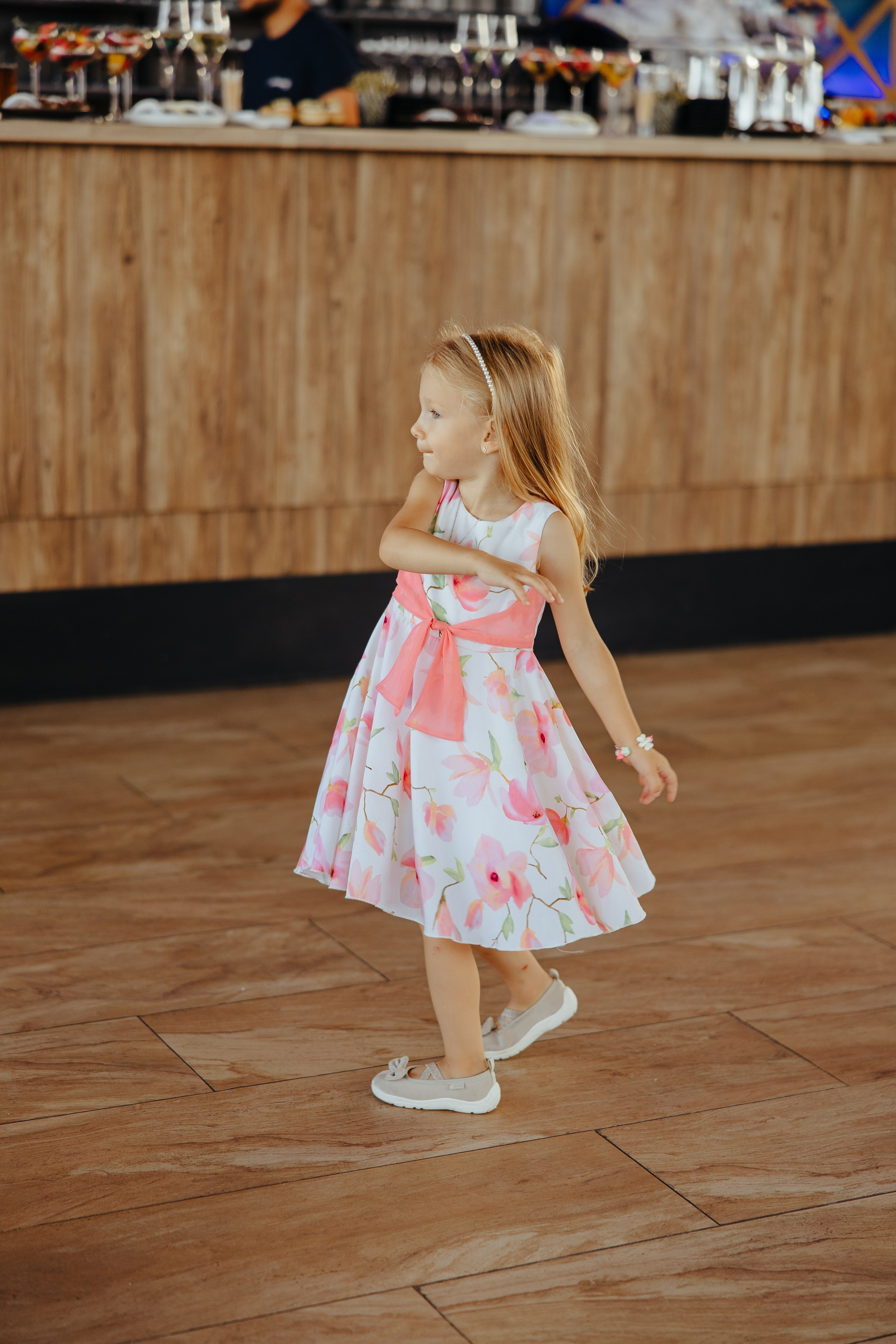 Nicoleta. Fotograf de nuntă și evenimente private!