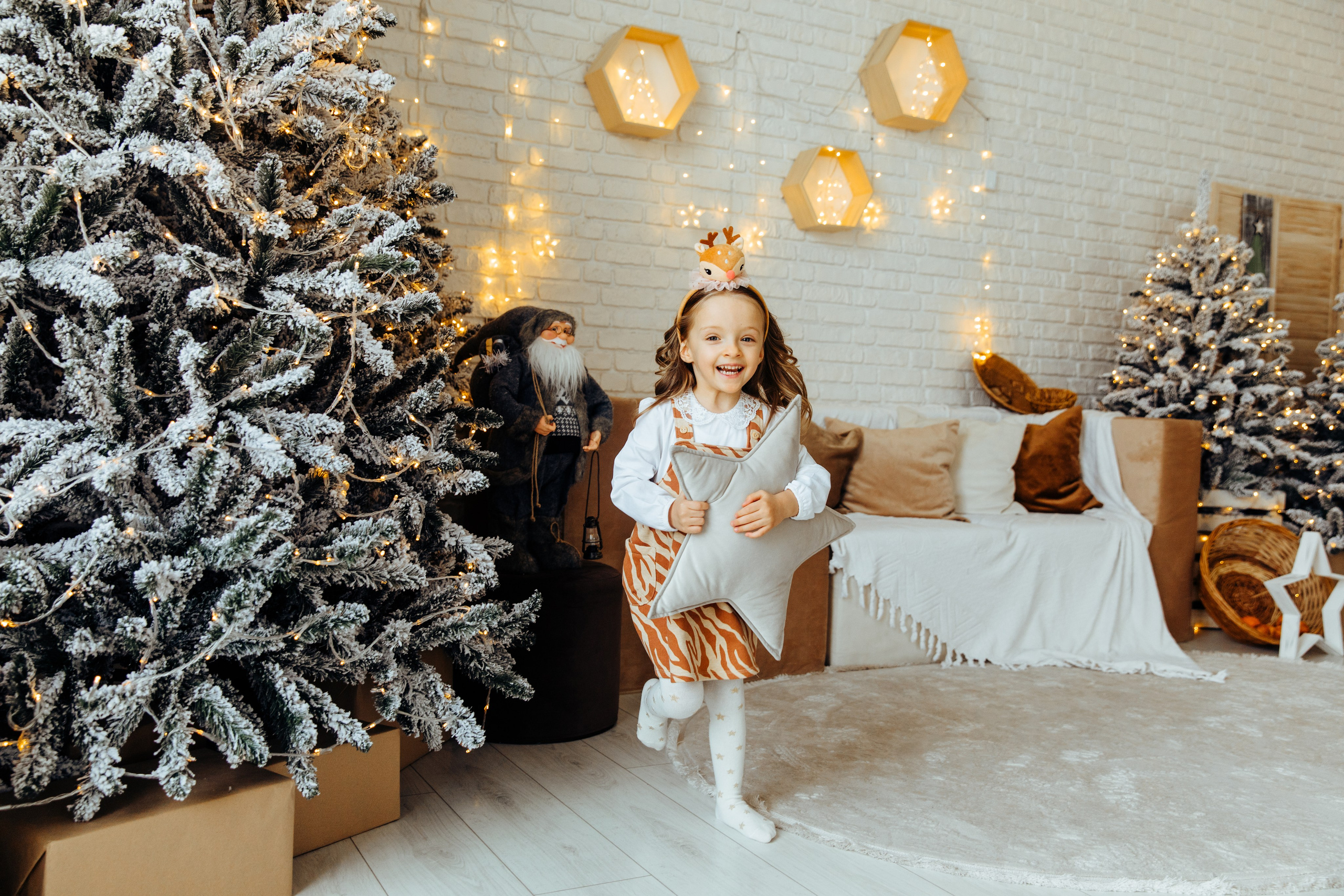 Magia sarbātorilor. Fotograf de nuntă și evenimente private!