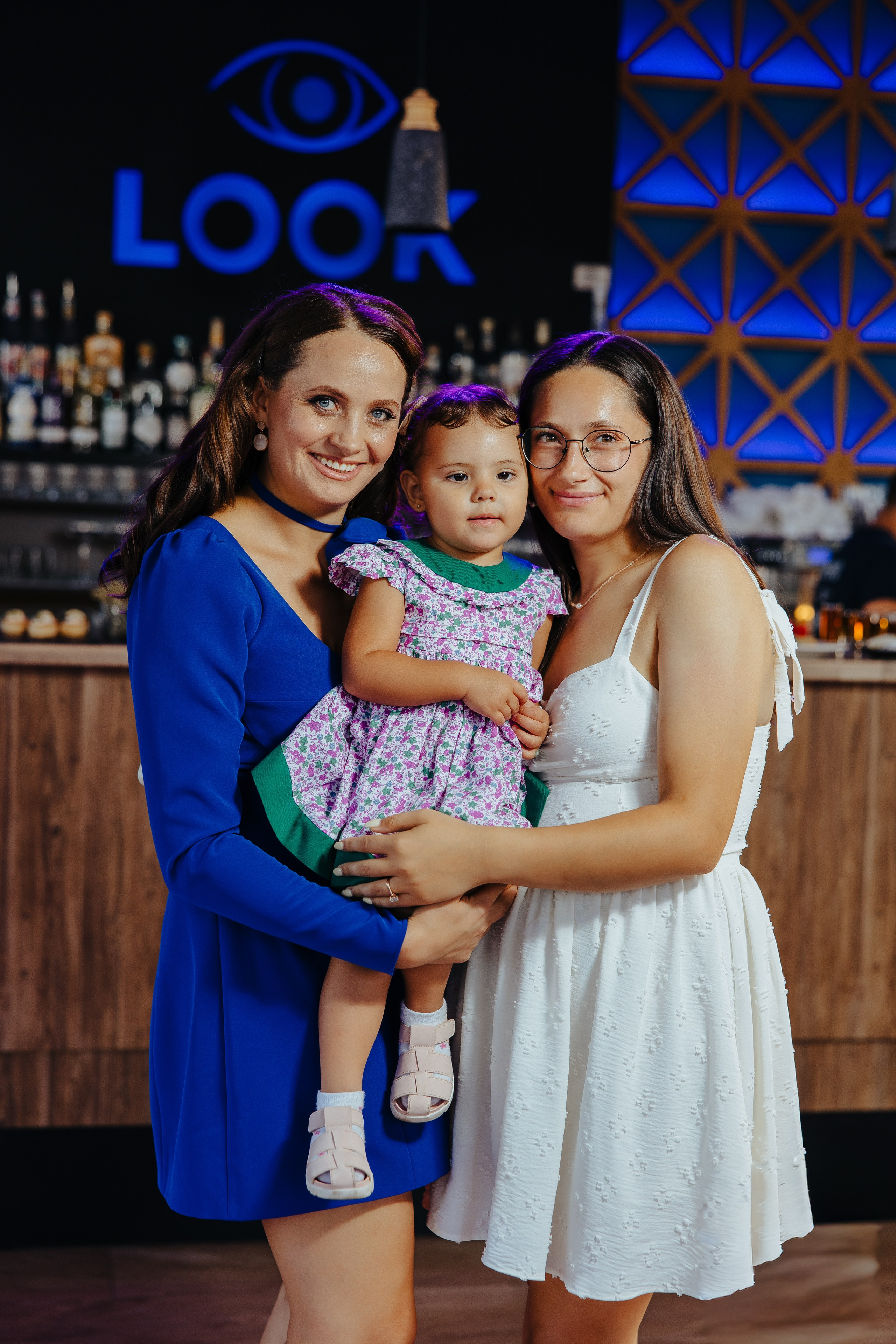 Nicoleta. Fotograf de nuntă și evenimente private!