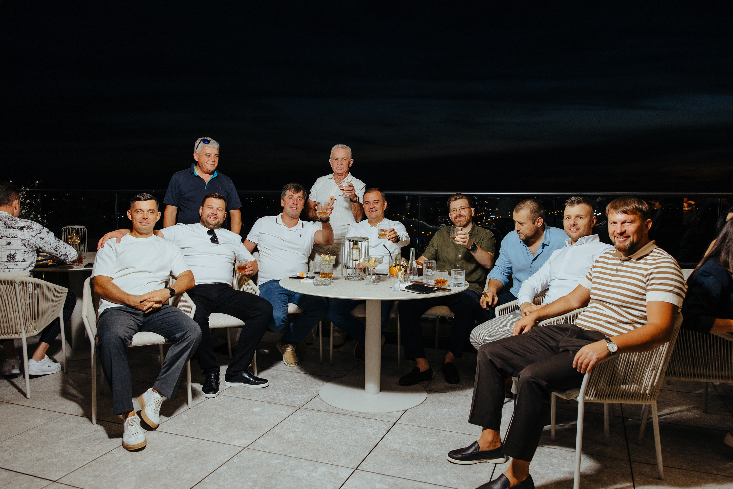 Oleg 40 ani. Fotograf de nuntă și evenimente private!