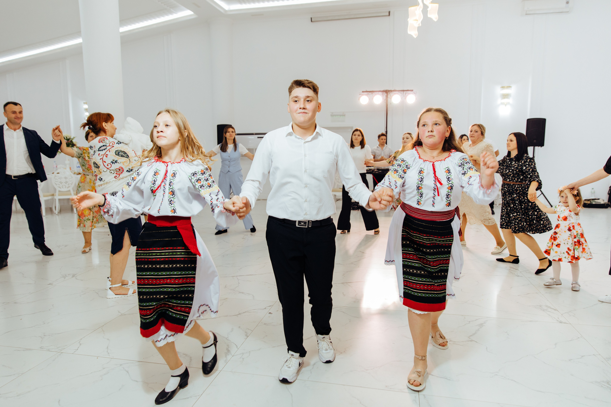 Ionel-Alessandro. Fotograf de nuntă și evenimente private!