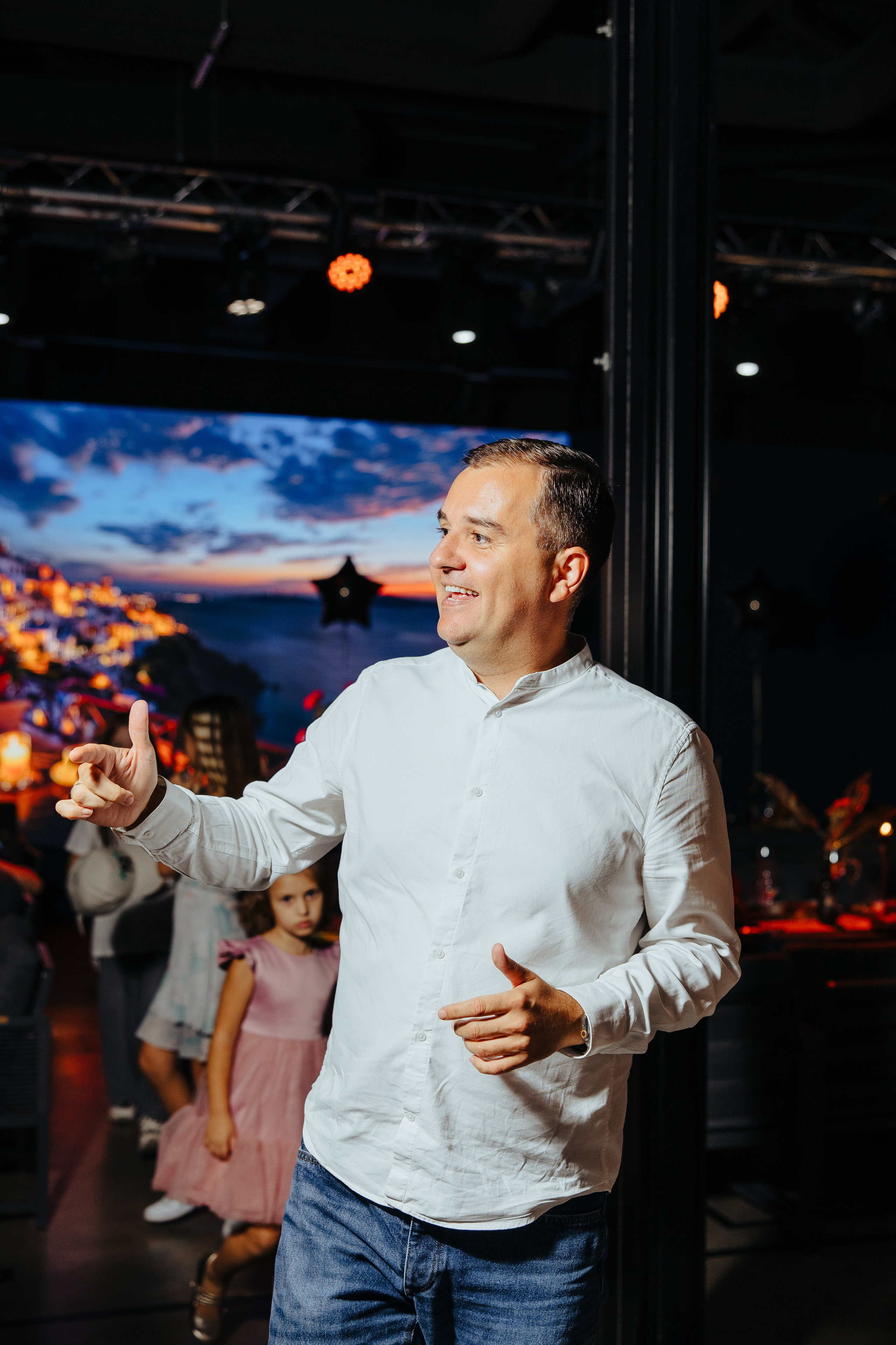 Oleg 40 ani. Fotograf de nuntă și evenimente private!