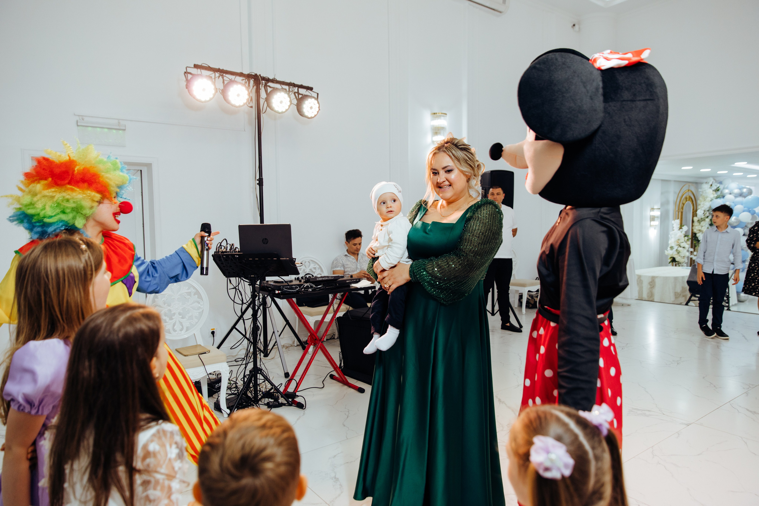 Ionel-Alessandro. Fotograf de nuntă și evenimente private!