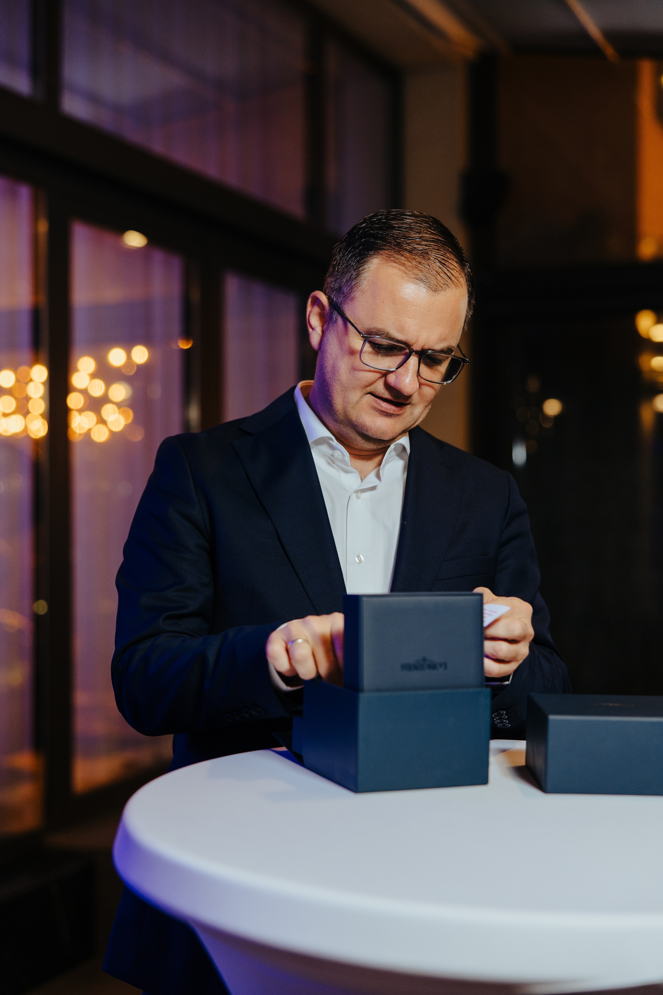 Mihai 40 ani. Fotograf de nuntă și evenimente private!