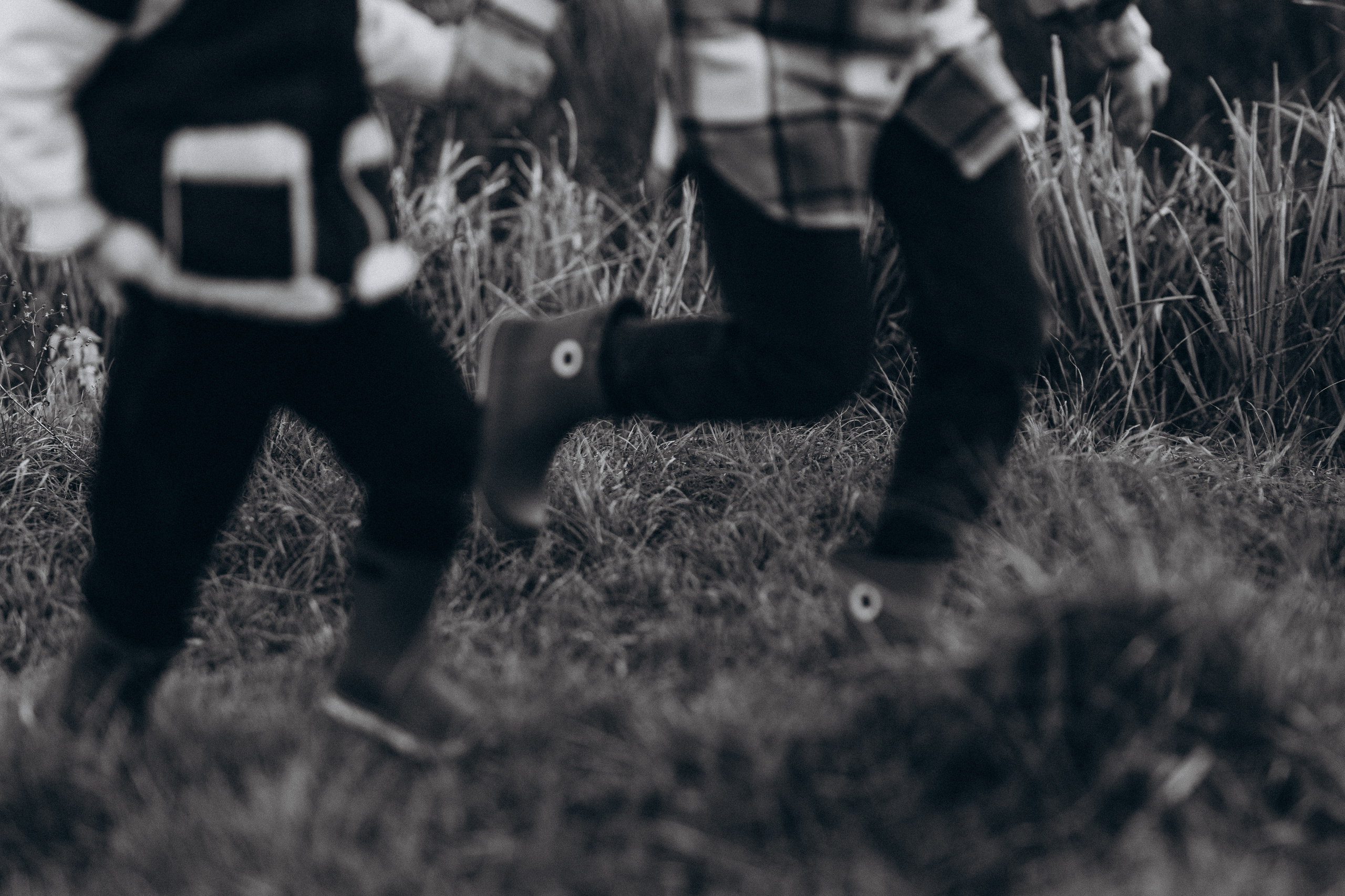 Herbstspaziergang am Fluss. Hochzeitsfotograf in Nürnberg, Bamberg, Deutschland