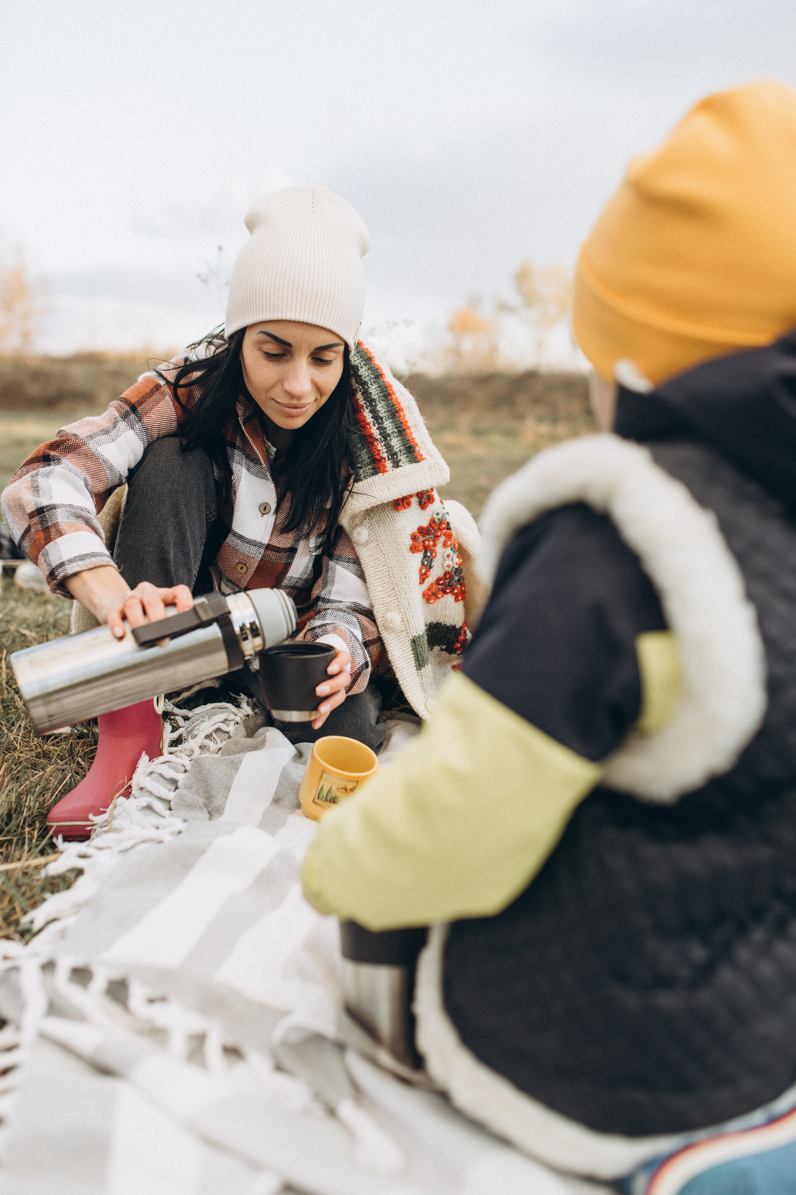 Herbstspaziergang am Fluss. Hochzeitsfotograf in Nürnberg, Bamberg, Deutschland