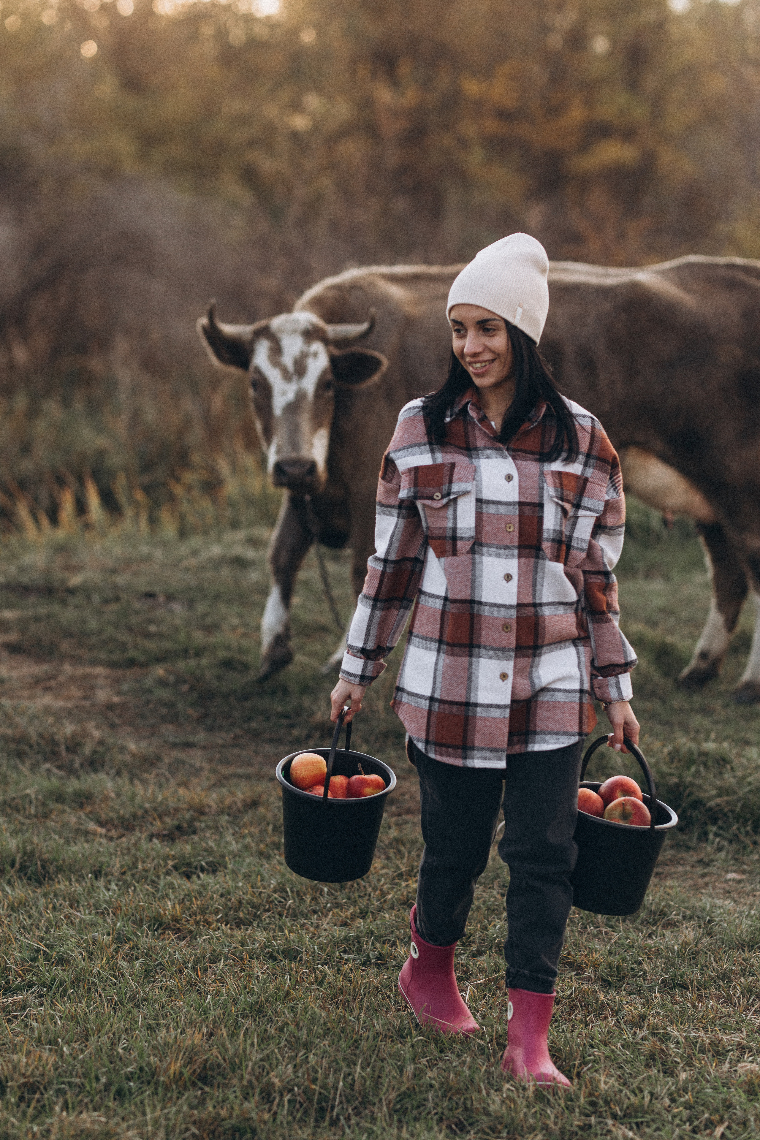 Herbstspaziergang am Fluss. Hochzeitsfotograf in Nürnberg, Bamberg, Deutschland
