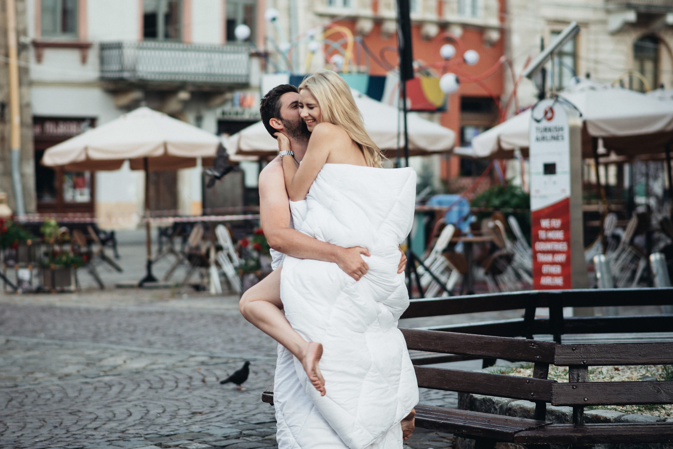 Фотосесія в Львові на світанку в одіялах, фотосесія в одіялах. Весільний фотограф Цимбалюк Микола Луцьк