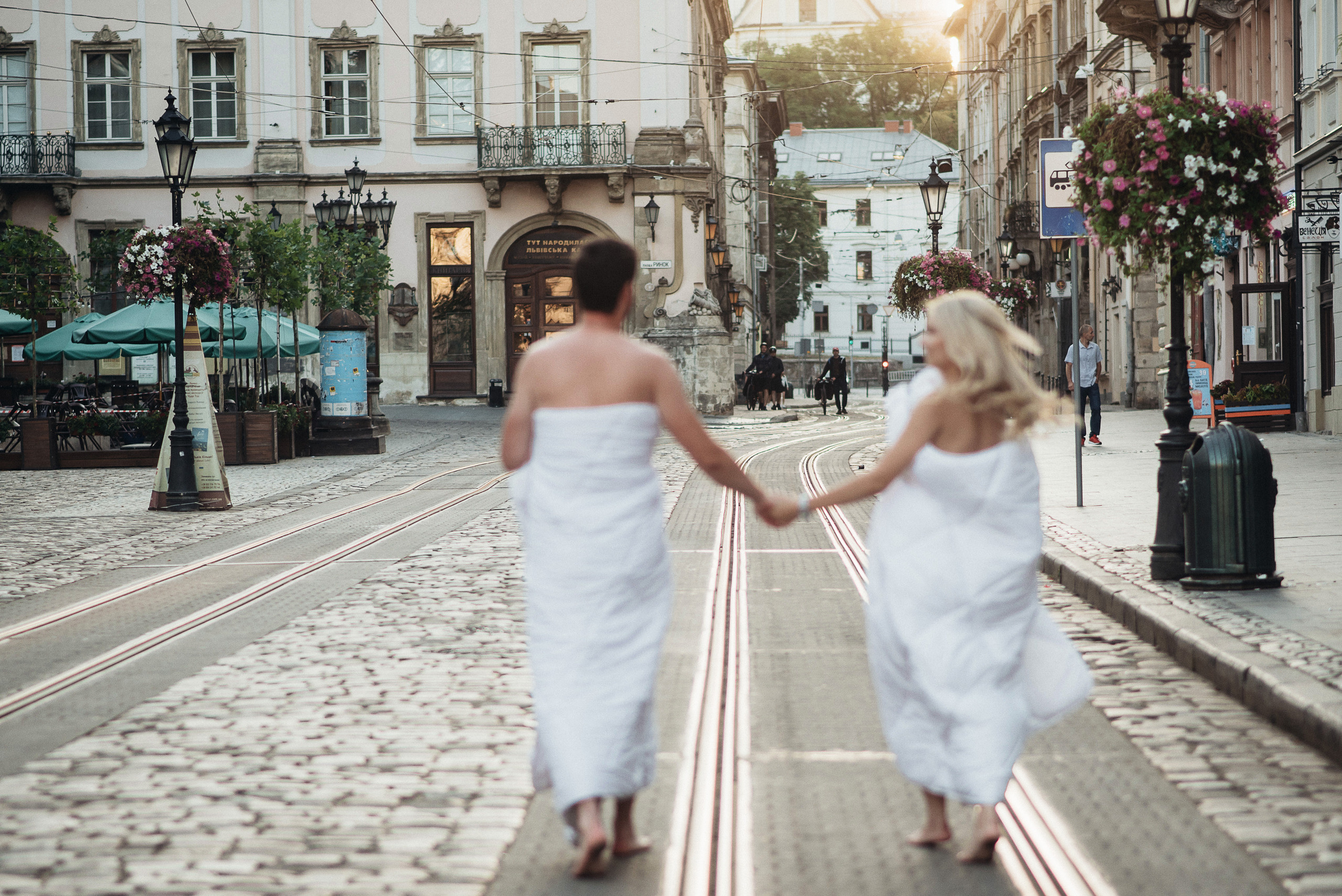 Фотосесія в Львові на світанку в одіялах, фотосесія в одіялах. Весільний фотограф Цимбалюк Микола Луцьк