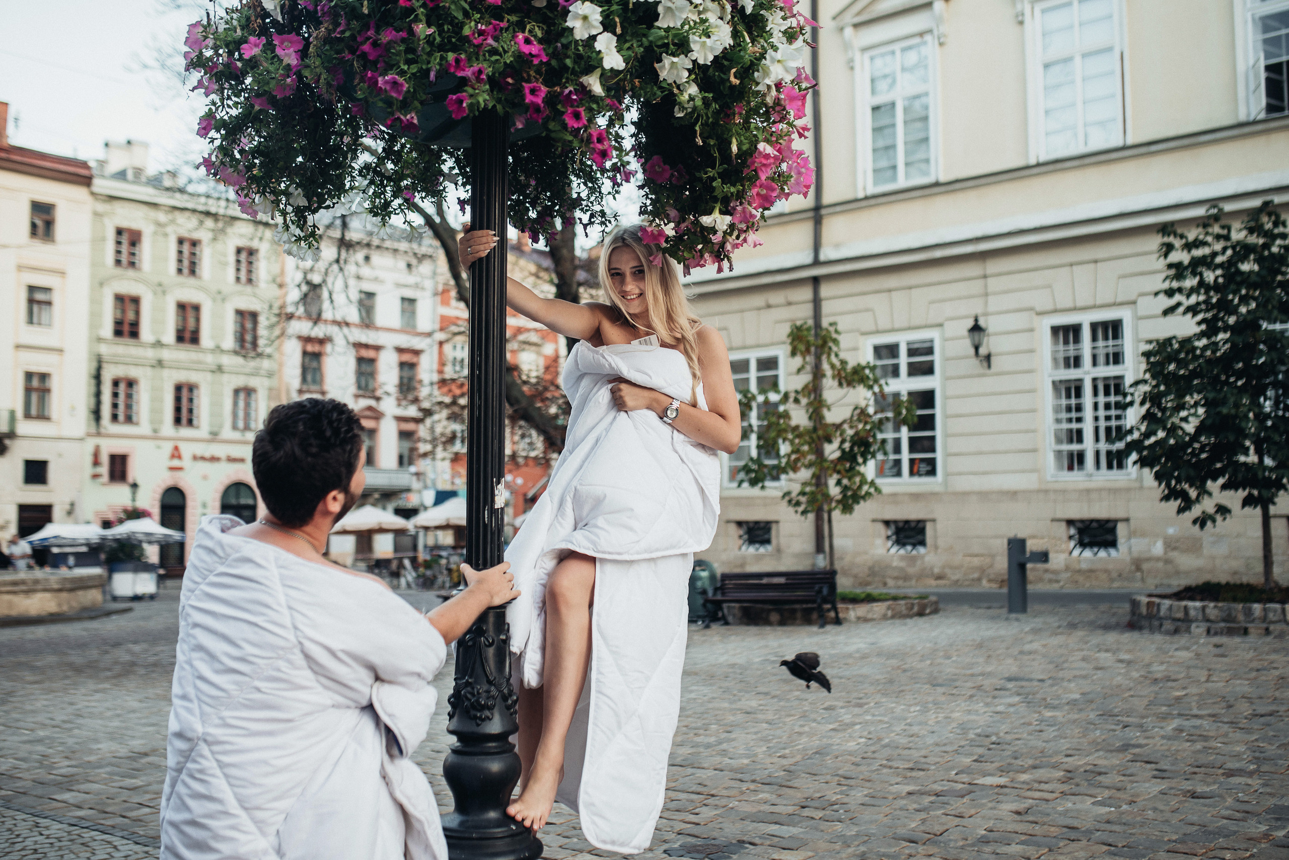 Фотосесія в Львові на світанку в одіялах, фотосесія в одіялах. Весільний фотограф Цимбалюк Микола Луцьк