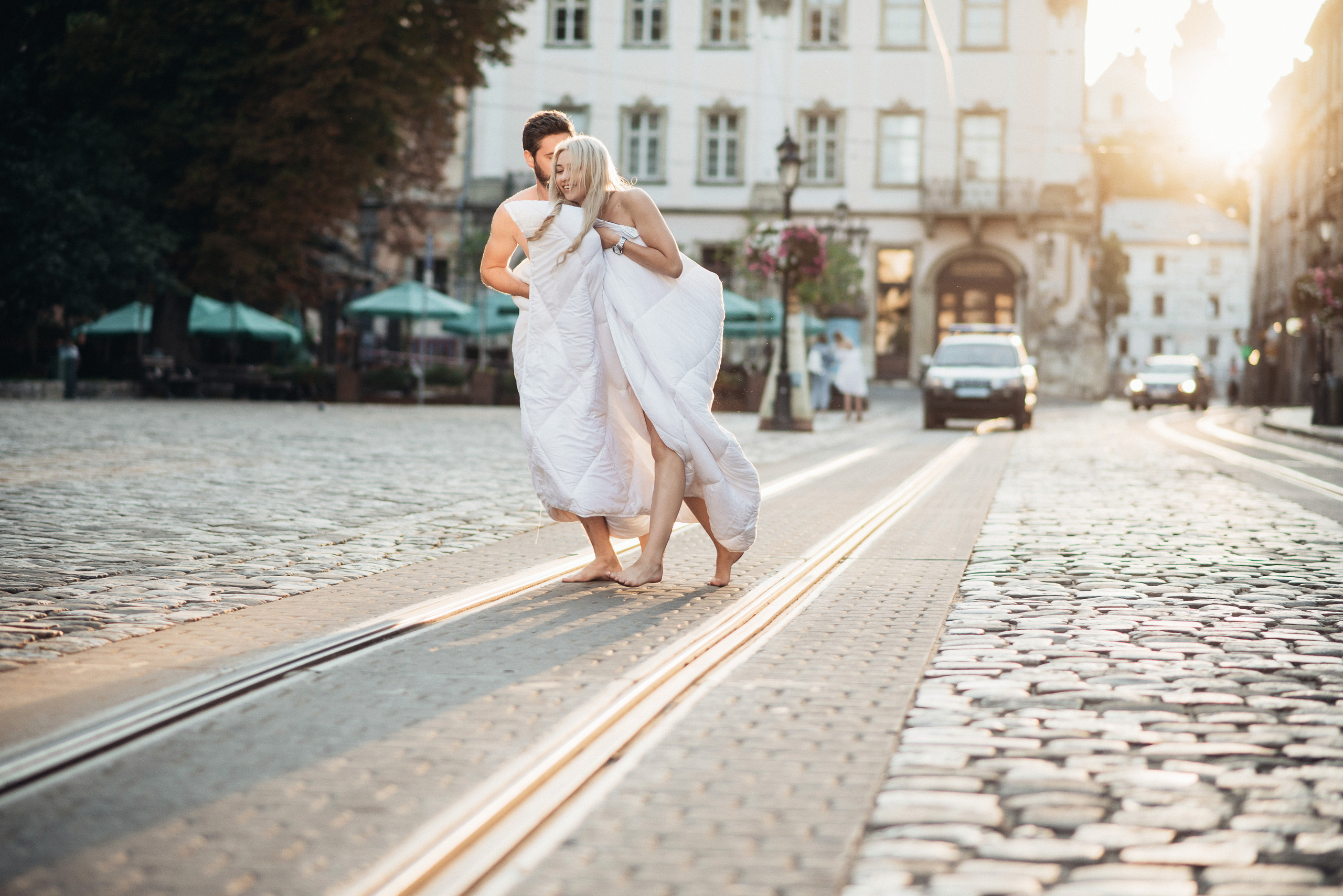 Фотосесія в Львові на світанку в одіялах, фотосесія в одіялах. Весільний фотограф Цимбалюк Микола Луцьк