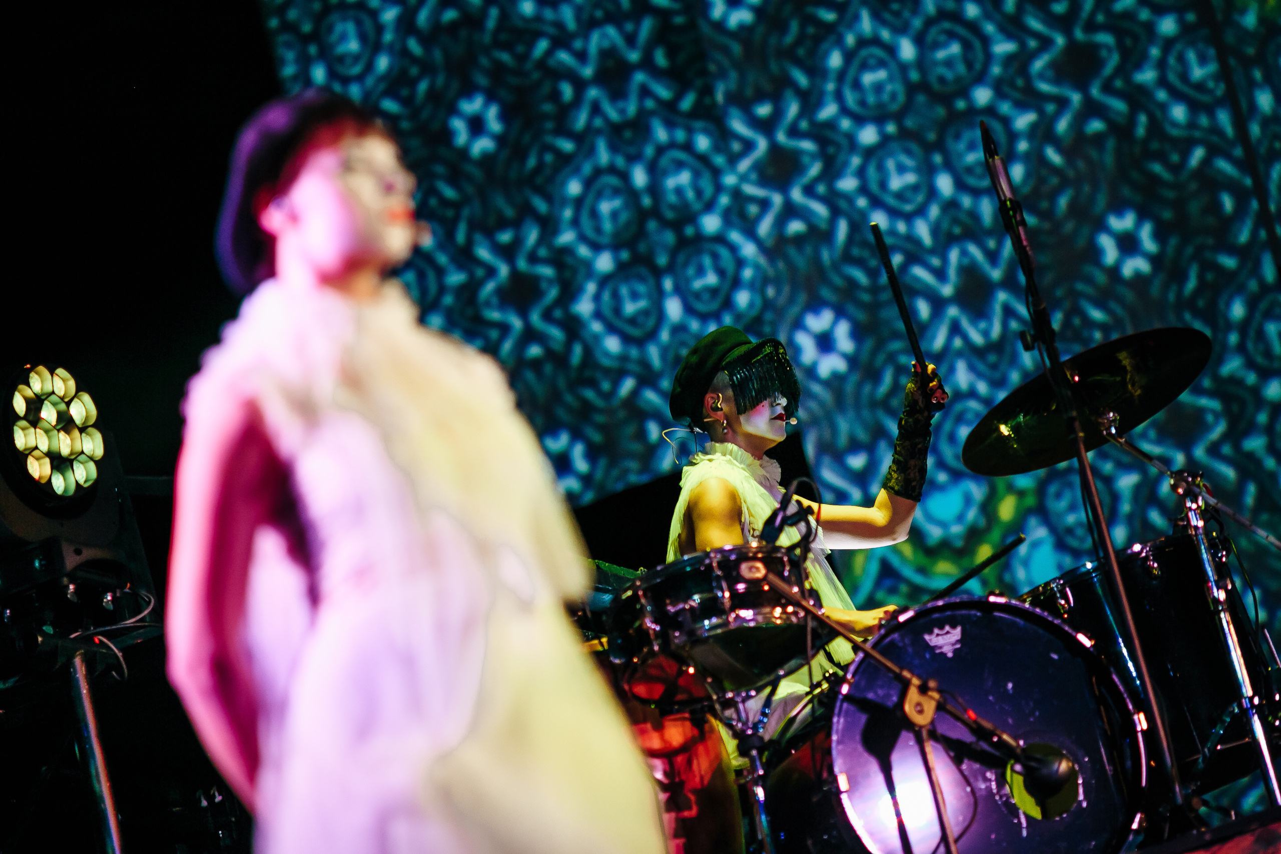 Фоторепортаж з концерту гурту Dakh Daughters. Тарас Бовт. Фотограф Львів. Портрети та репортаж з подій