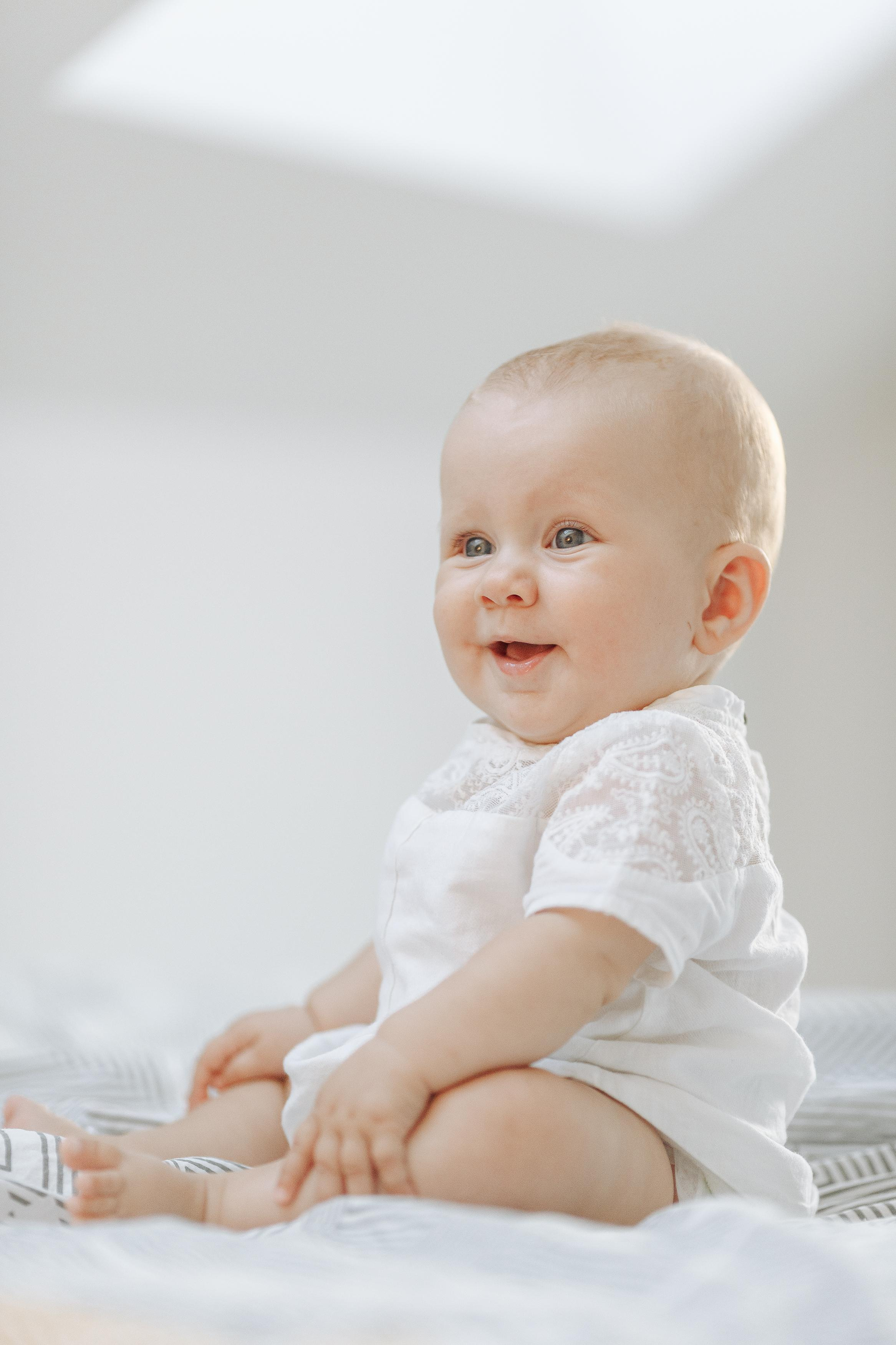 сімейна зйомка львів, сімейний фотограф львів, сімейні фото, фотограф на дому, зйомка новонародженних, зйомка немовлят, тато і син