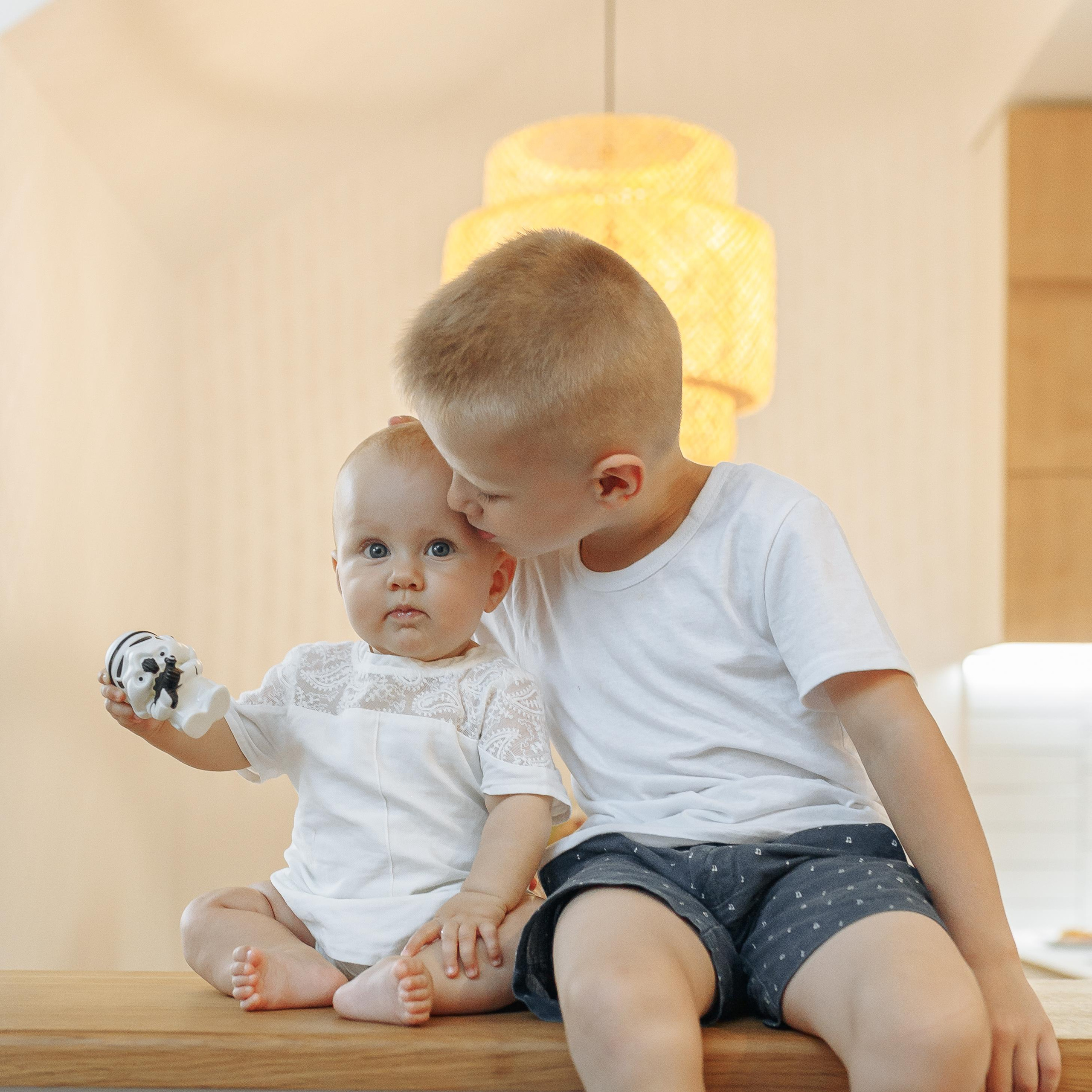 сімейна зйомка львів, сімейний фотограф львів, сімейні фото, фотограф на дому, зйомка новонародженних, зйомка немовлят, тато і син