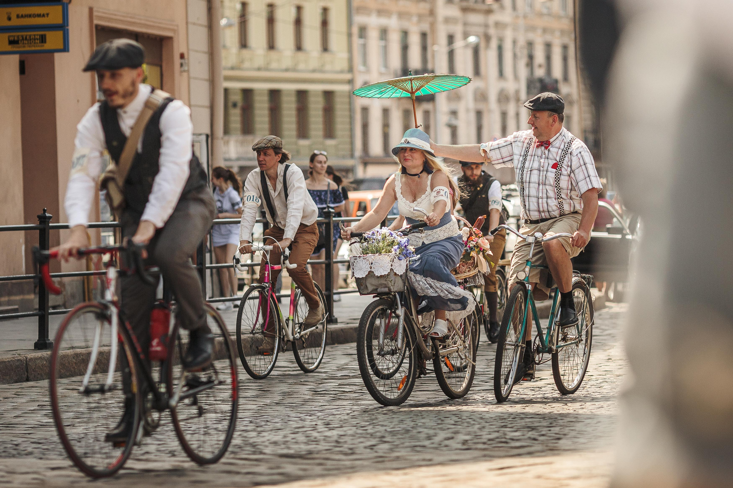 Батяри на роверах. Family Edition. Тарас Бовт. Фотограф Львів. Портрети та репортаж з подій