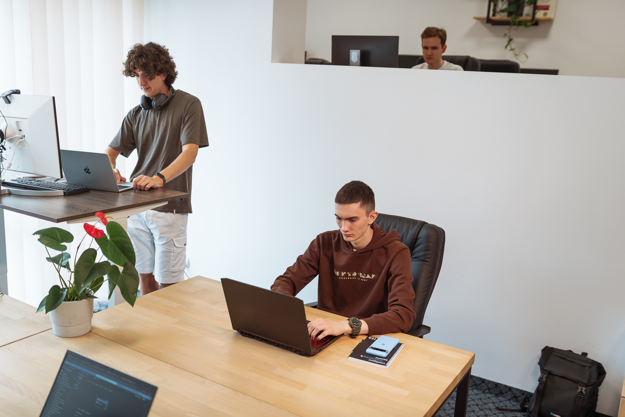 Фотосесія для іт-компанії, фотосесія команди, фото в офісі компанії. Тарас Бовт. Фотограф Львів. Портрети та репортаж з подій