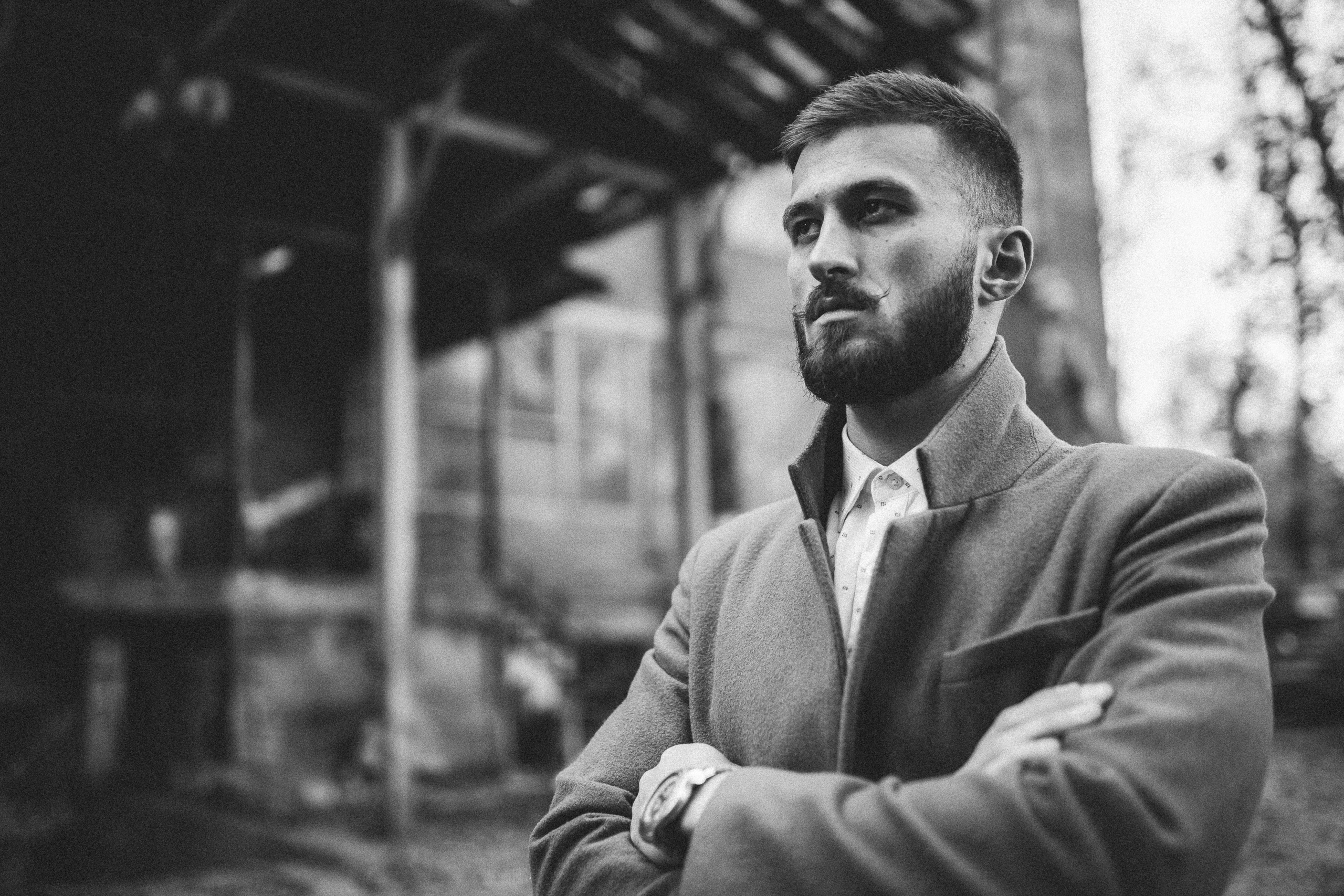 Чоловічий потрет, тематична фотосесія на плівку. Тарас Бовт. Фотограф Львів. Портрети та репортаж з подій