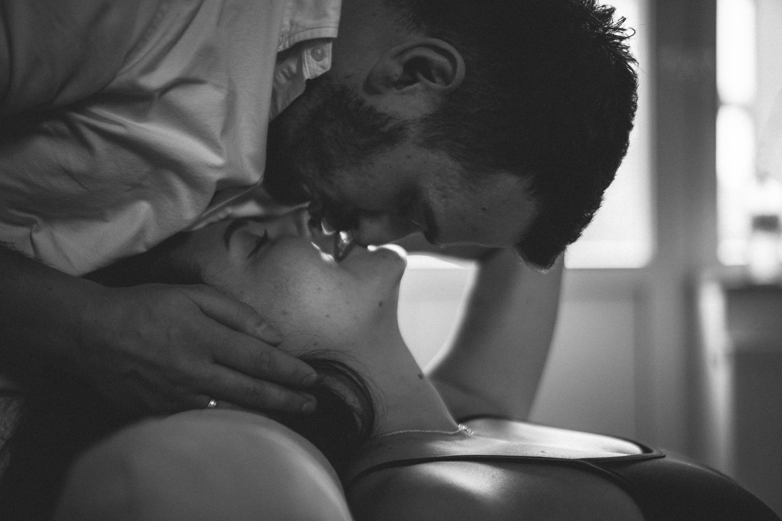 Фотосесія для двох вдома. Тарас Бовт. Фотограф Львів. Портрети та репортаж з подій