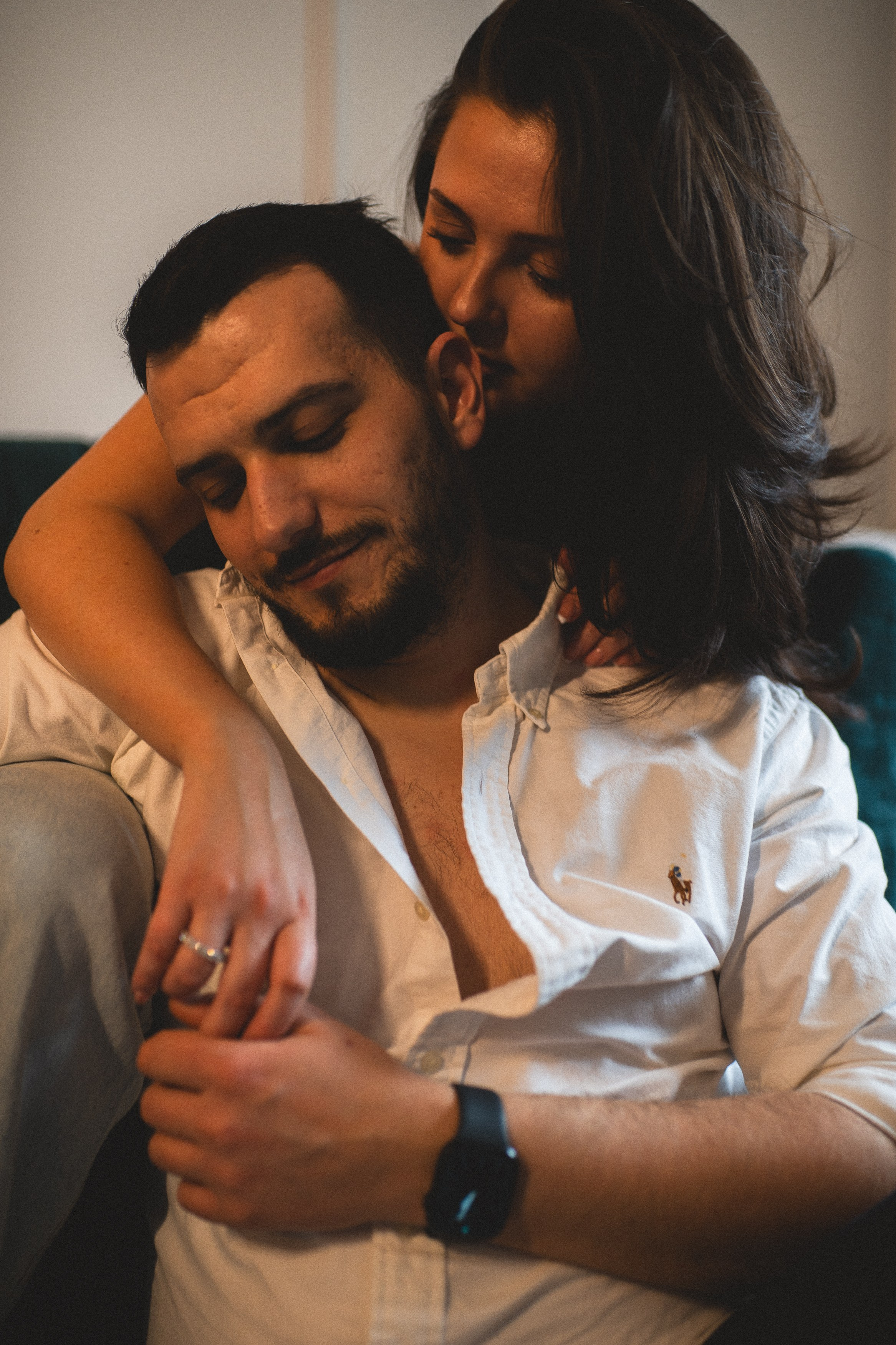 Фотосесія для двох вдома. Тарас Бовт. Фотограф Львів. Портрети та репортаж з подій