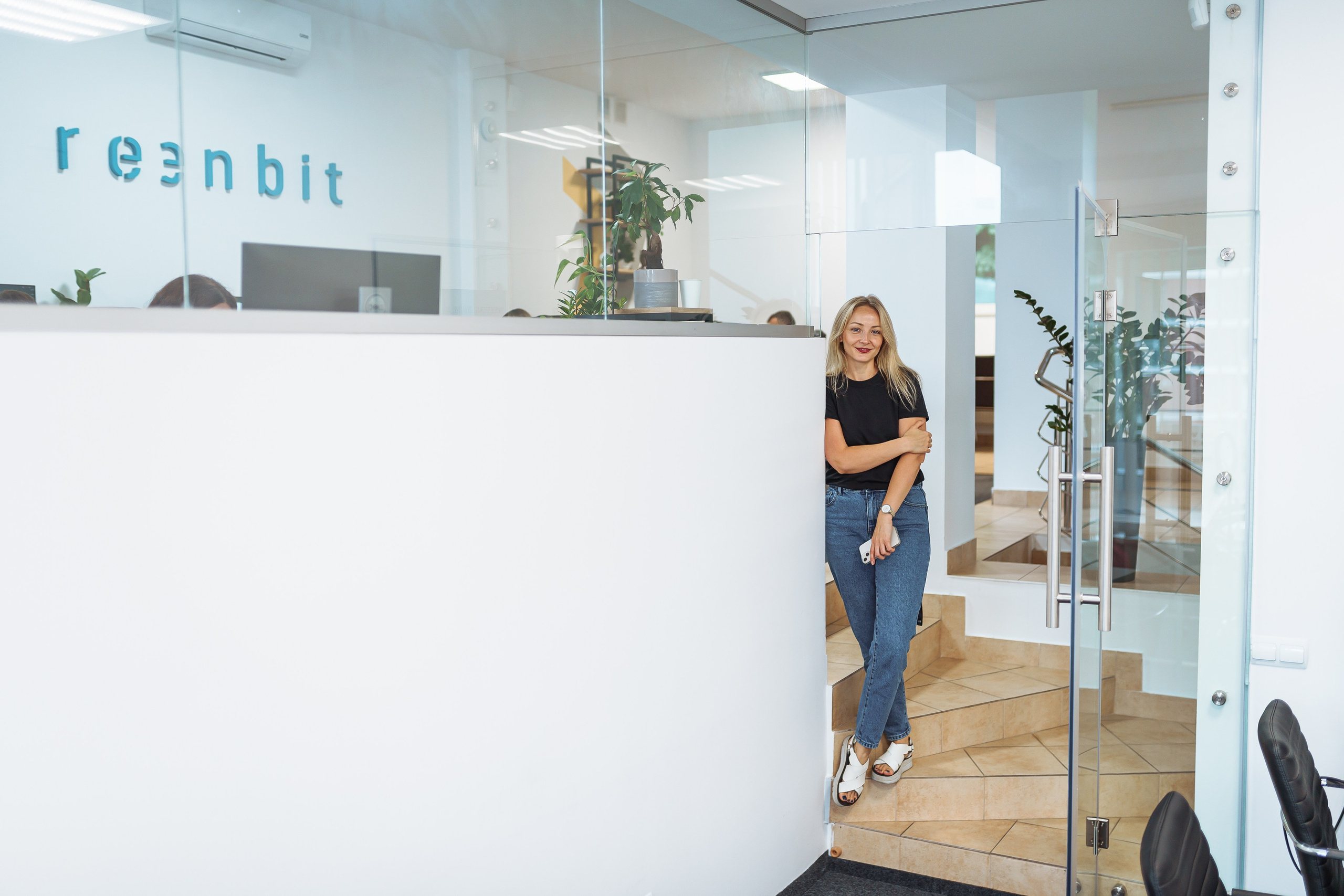 Фотосесія для іт-компанії, фотосесія команди, фото в офісі компанії. Тарас Бовт. Фотограф Львів. Портрети та репортаж з подій