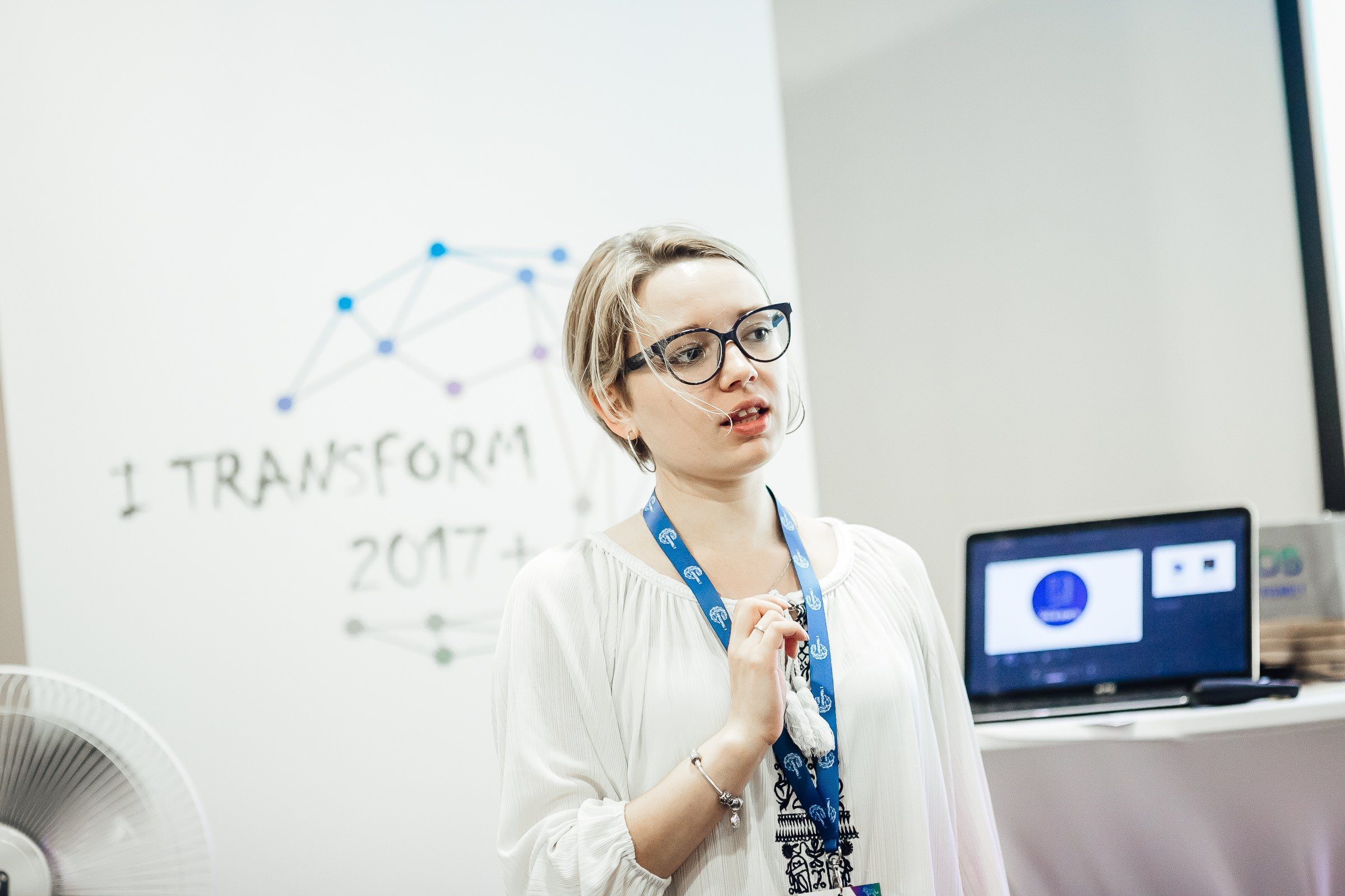 Фоторепортаж конференції. Тарас Бовт. Фотограф Львів. Портрети та репортаж з подій