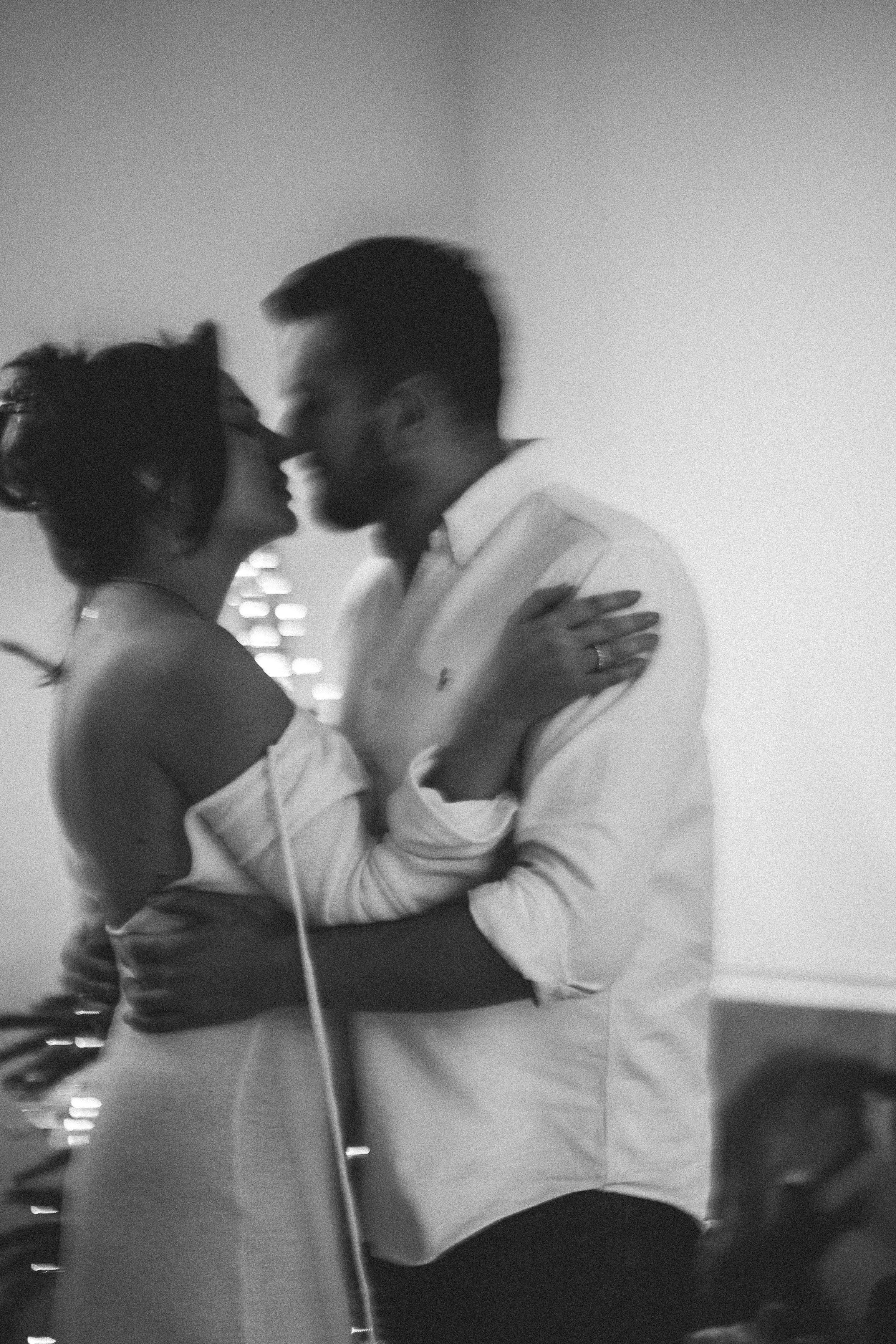 Фотосесія для двох вдома. Тарас Бовт. Фотограф Львів. Портрети та репортаж з подій