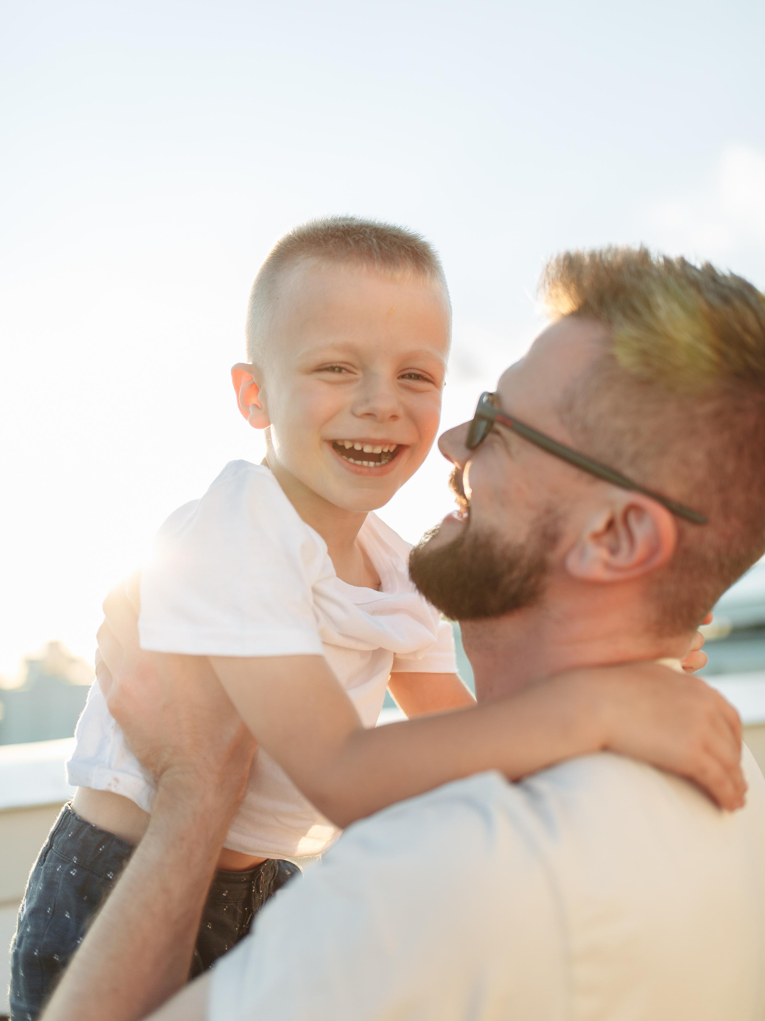 сімейна зйомка львів, сімейний фотограф львів, сімейні фото, фотограф на дому, зйомка новонародженних, зйомка немовлят