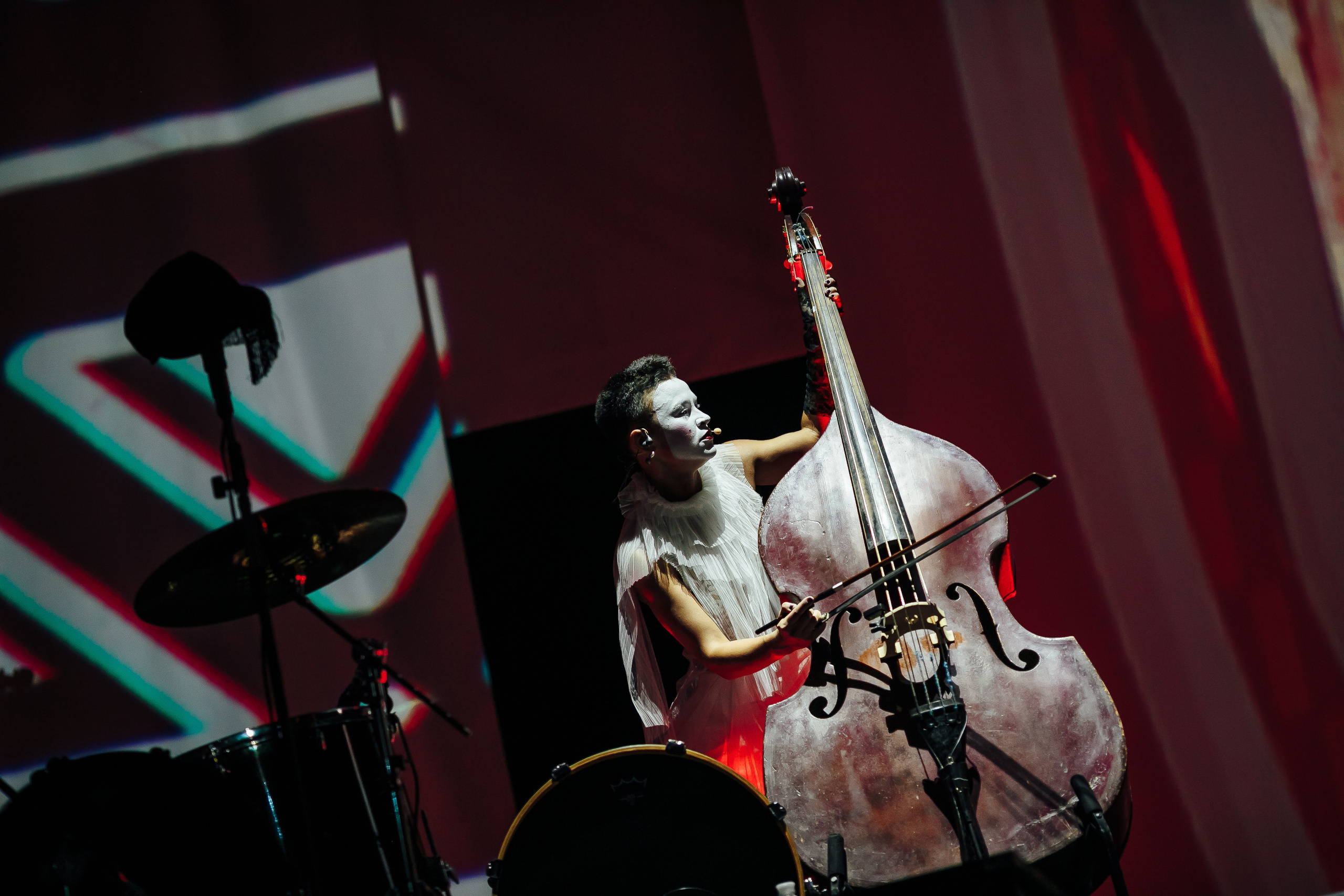 Фоторепортаж з концерту гурту Dakh Daughters. Тарас Бовт. Фотограф Львів. Портрети та репортаж з подій