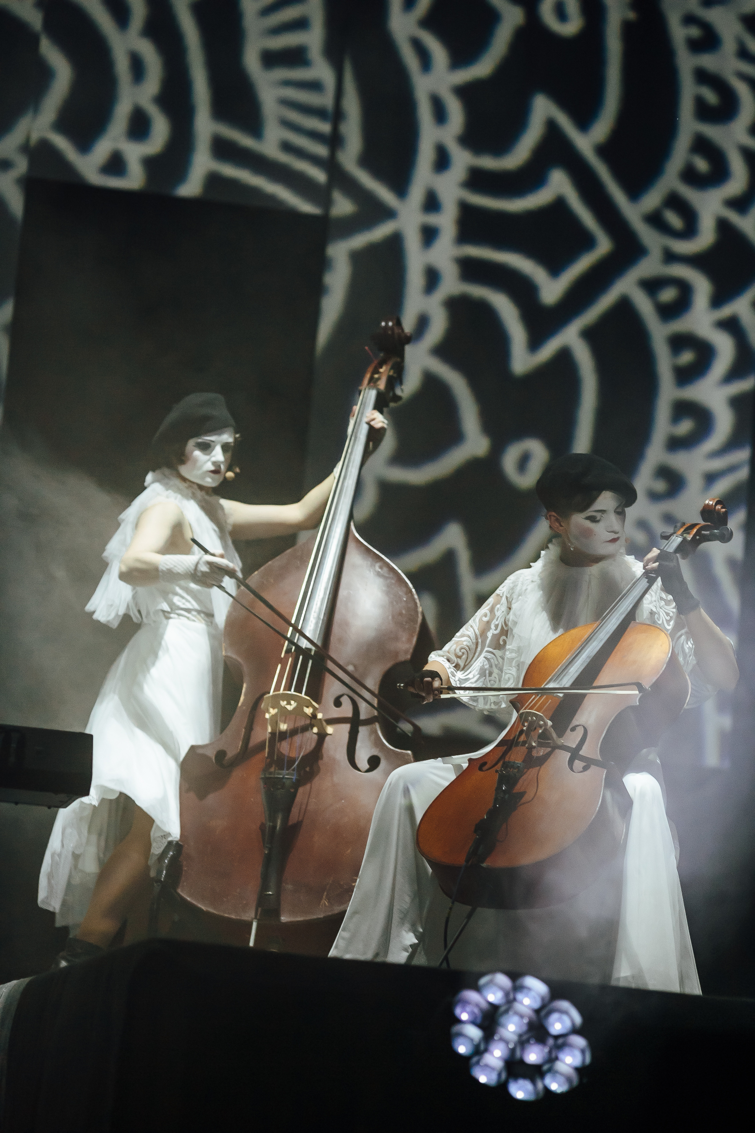 Фоторепортаж з концерту гурту Dakh Daughters. Тарас Бовт. Фотограф Львів. Портрети та репортаж з подій