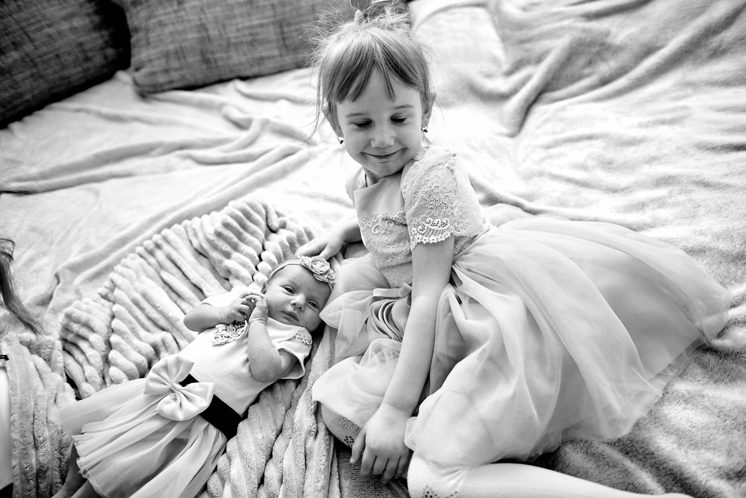 Олена та Влад Емма Єва та Еліна 9 днів життя. Фотограф новонароджених діток та їх сімей в Тернополі