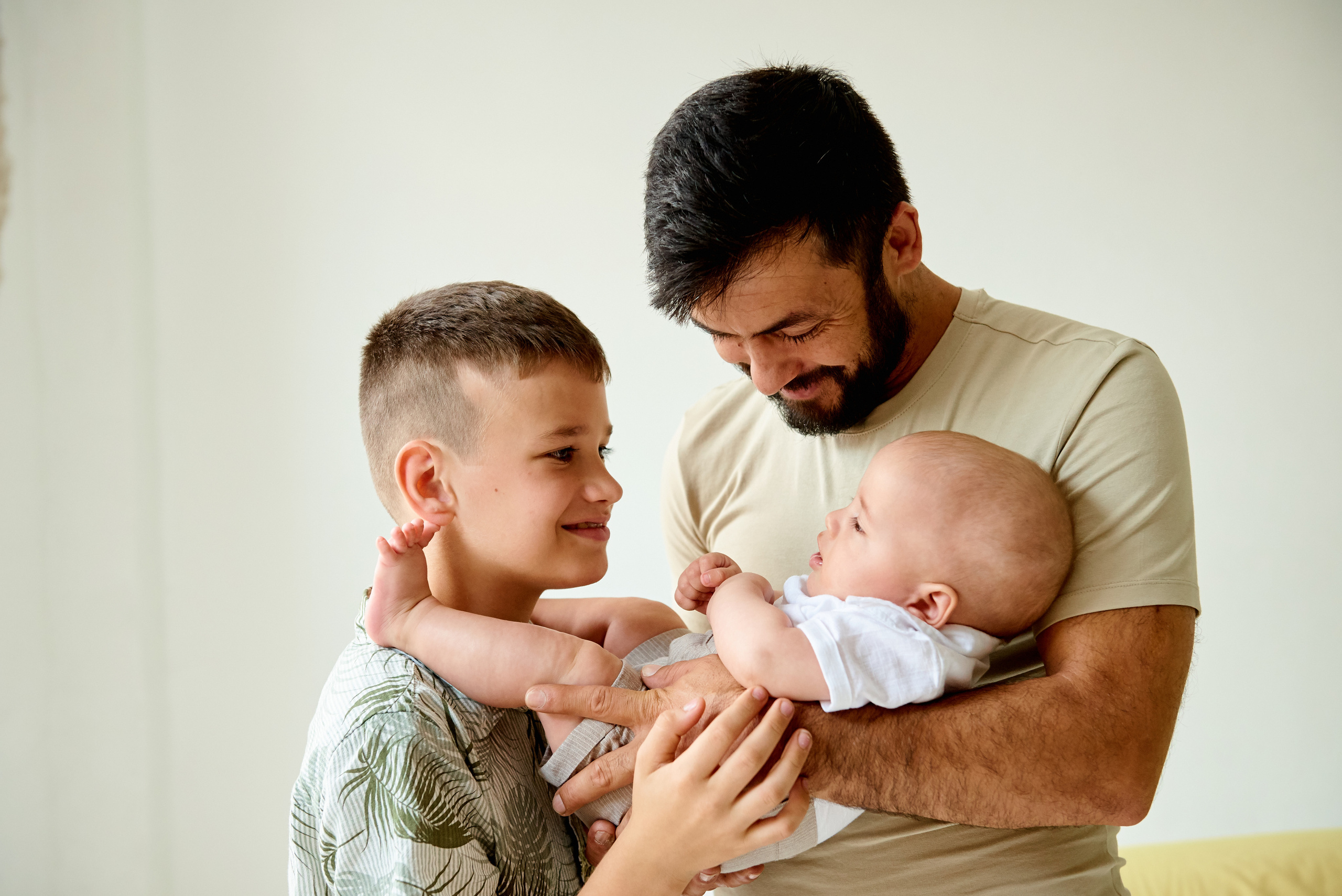 Катя Сем Матвій Костя і Даніель. Фотограф новонароджених діток та їх сімей в Тернополі