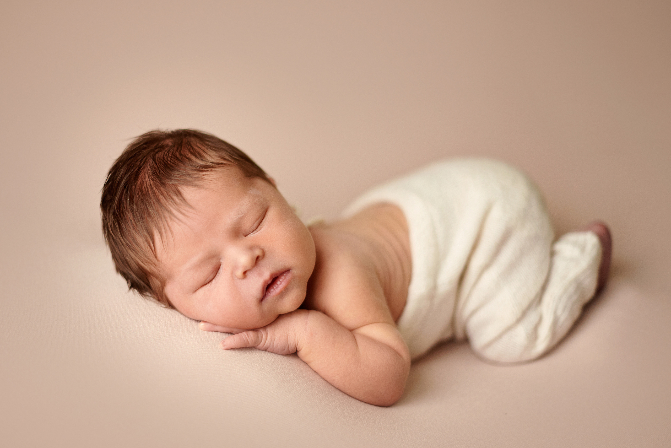 Newborn. Фотограф новонароджених діток та їх сімей в Тернополі