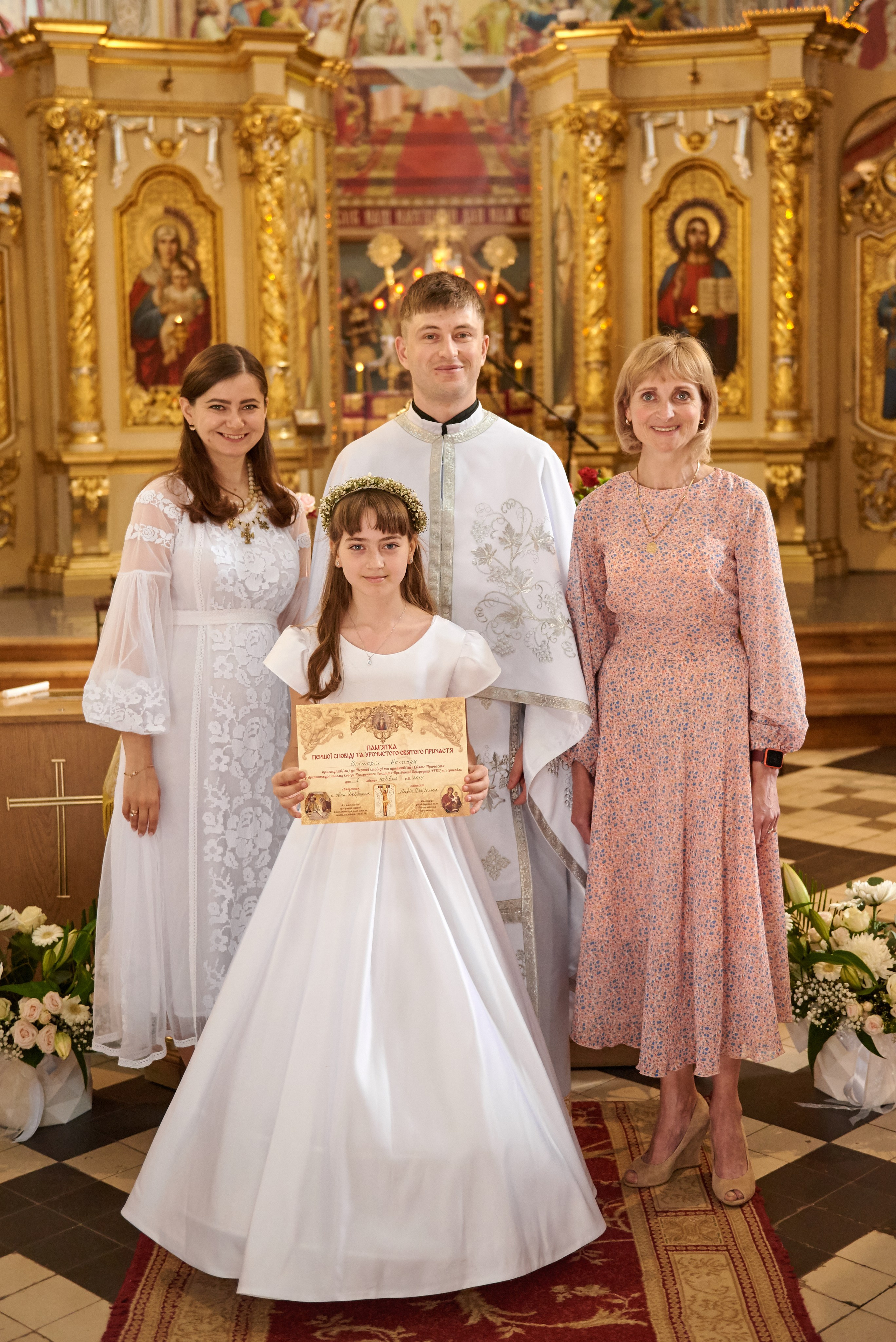 Архикатедральний Собор НЗПБ (Катедра). Фотограф новонароджених діток та їх сімей в Тернополі