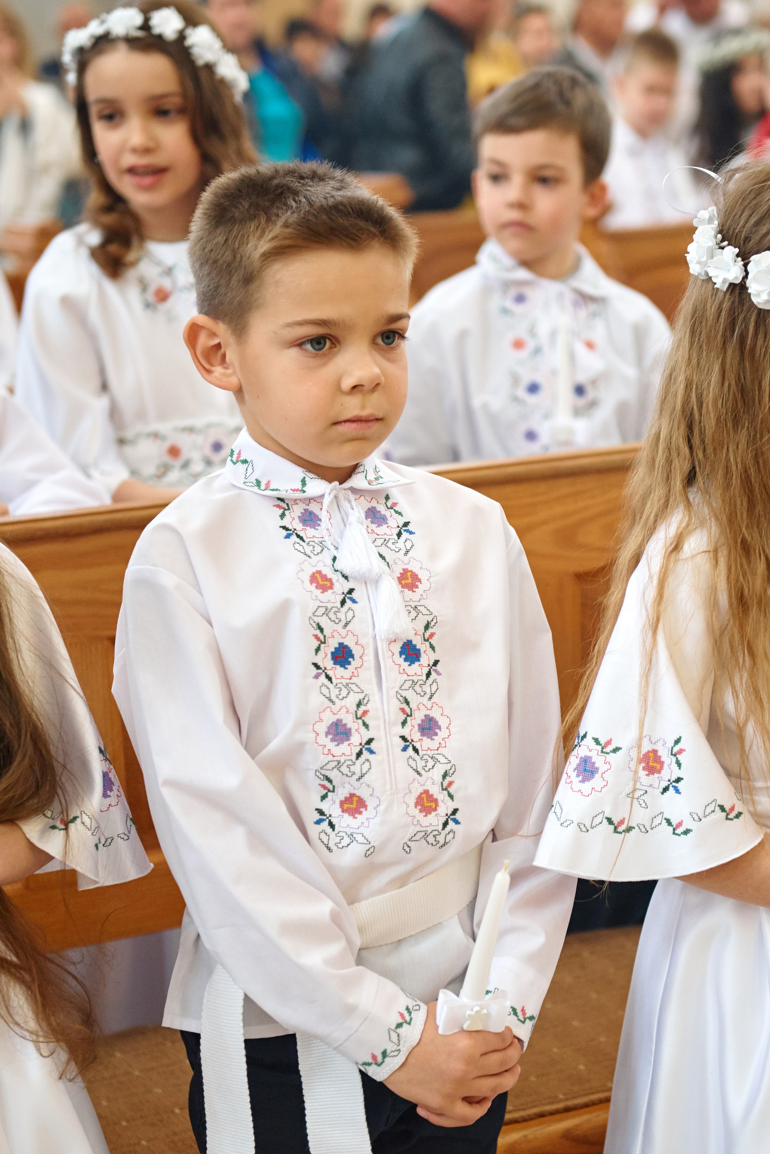 Храм Матері Божої Неустанної Помочі (біля літака). Фотограф новонароджених діток та їх сімей в Тернополі