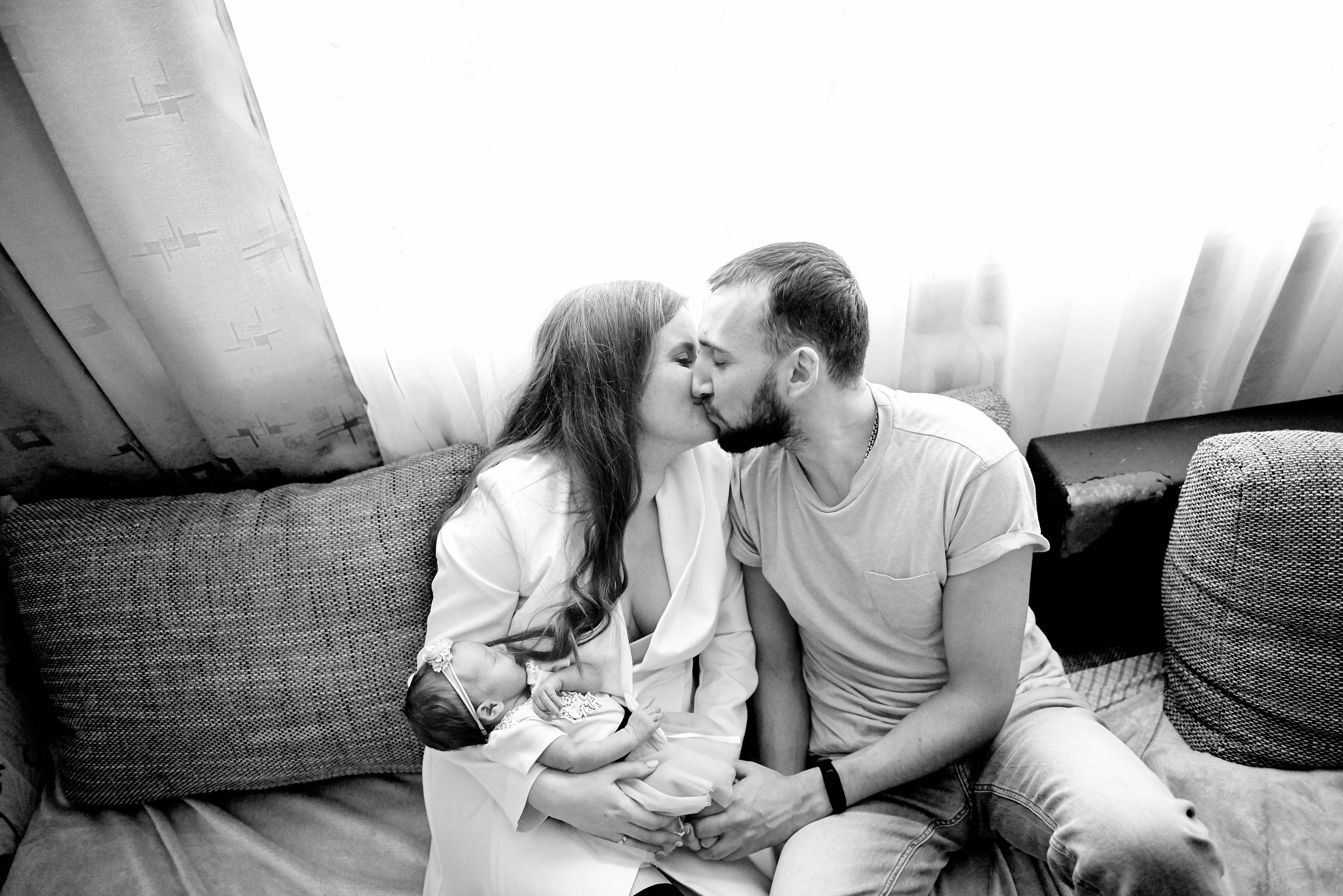 Олена та Влад Емма Єва та Еліна 9 днів життя. Фотограф новонароджених діток та їх сімей в Тернополі