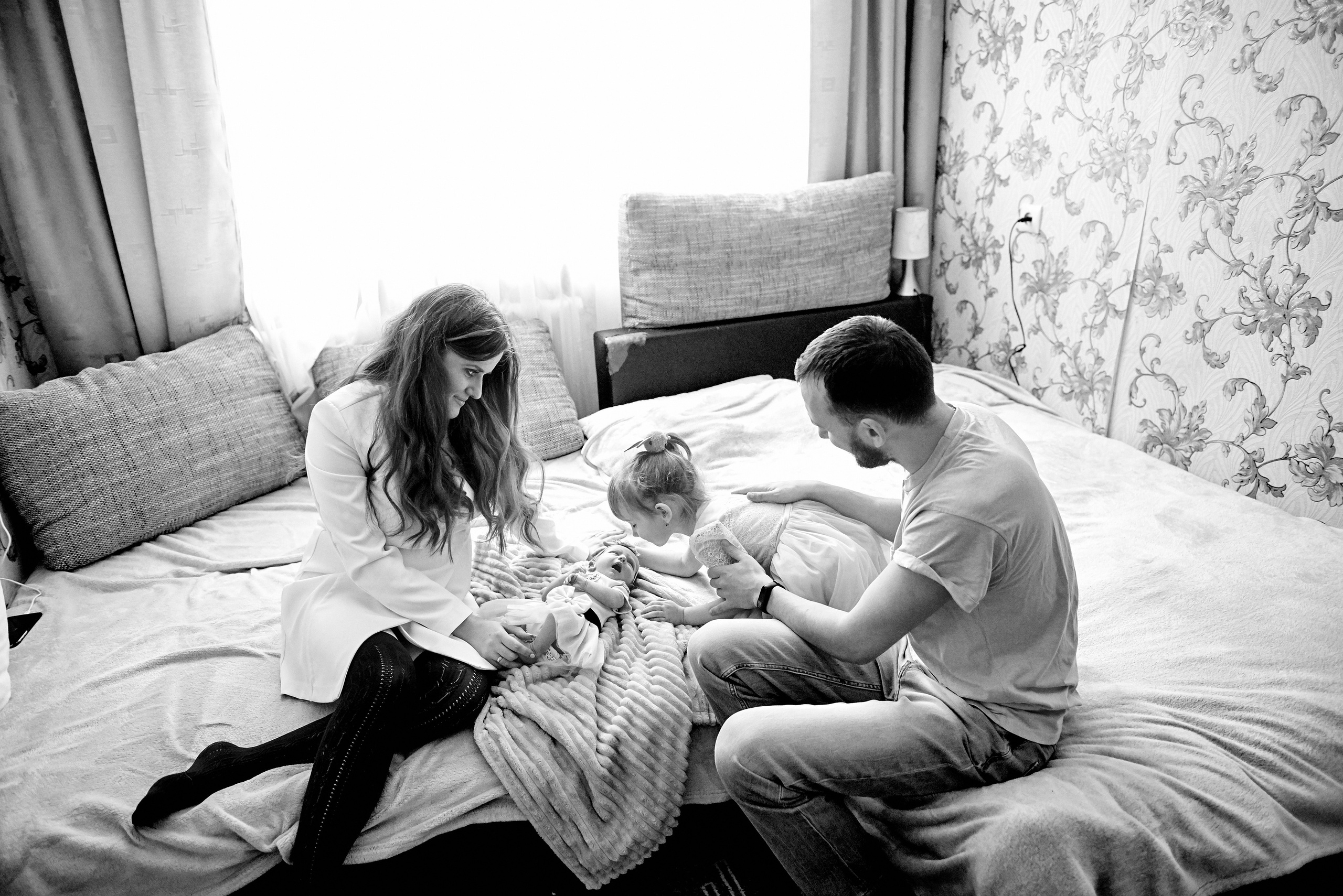 Олена та Влад Емма Єва та Еліна 9 днів життя. Фотограф новонароджених діток та їх сімей в Тернополі