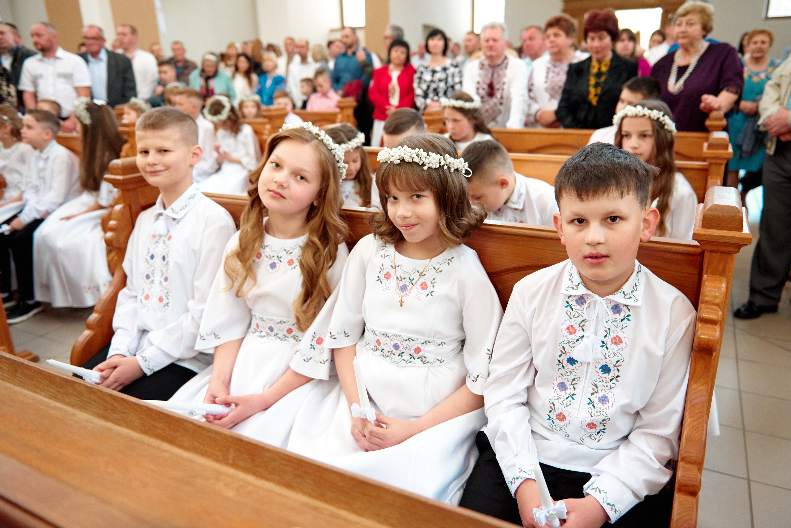 Храм Матері Божої Неустанної Помочі (біля літака). Фотограф новонароджених діток та їх сімей в Тернополі