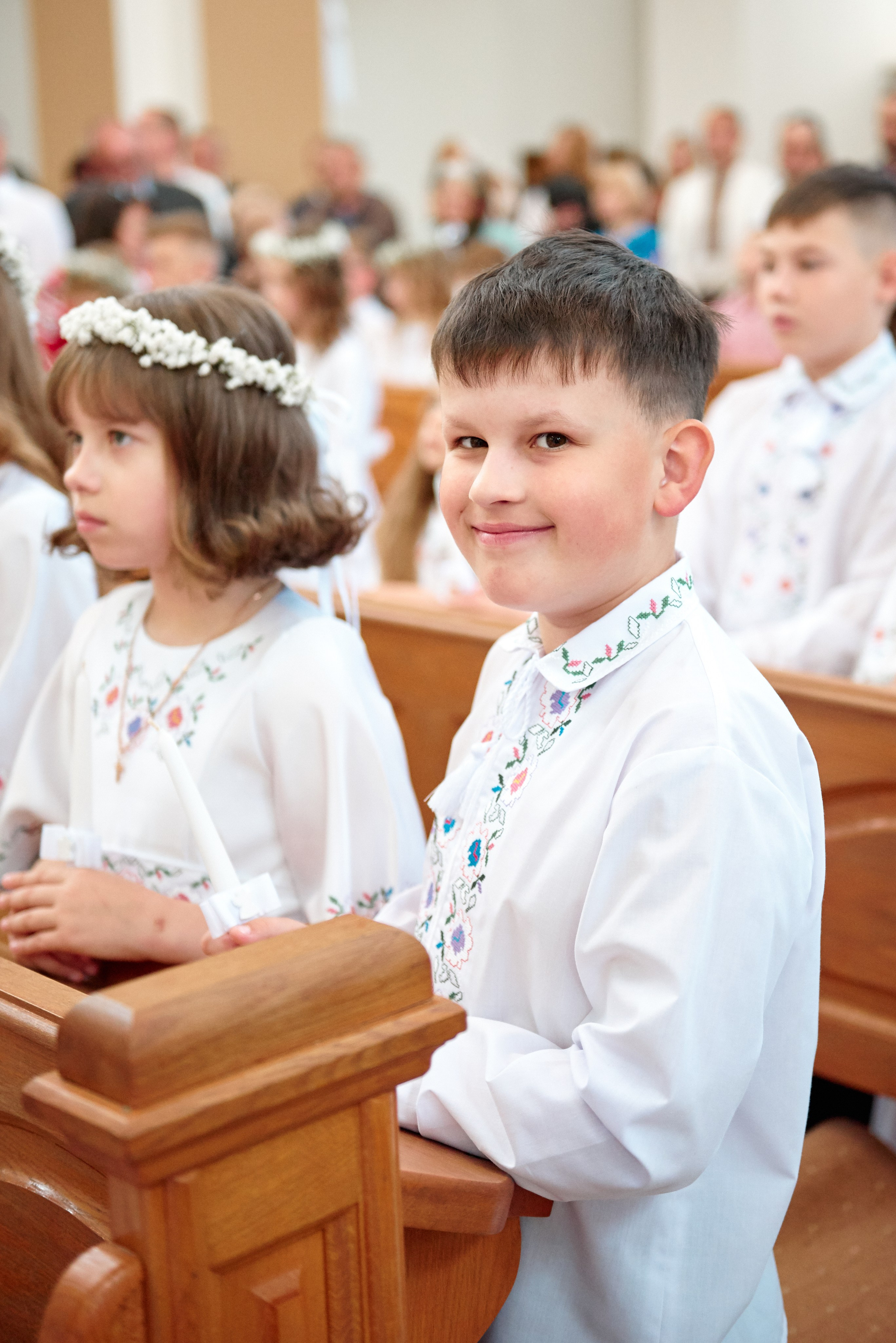 Храм Матері Божої Неустанної Помочі (біля літака). Фотограф новонароджених діток та їх сімей в Тернополі