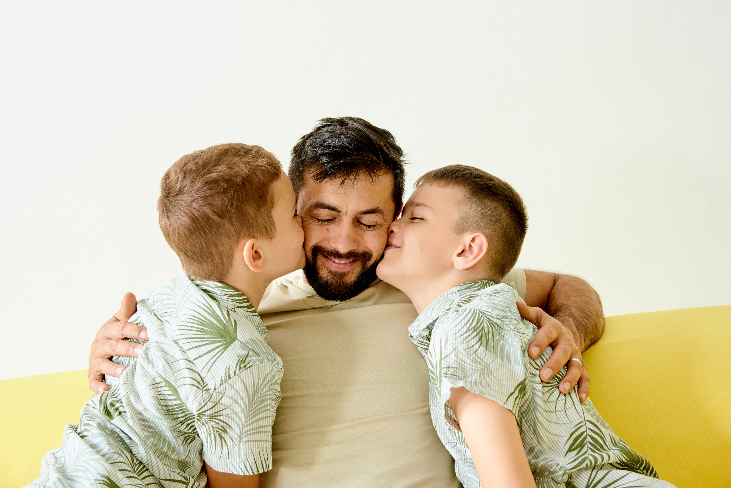 Катя Сем Матвій Костя і Даніель. Фотограф новонароджених діток та їх сімей в Тернополі