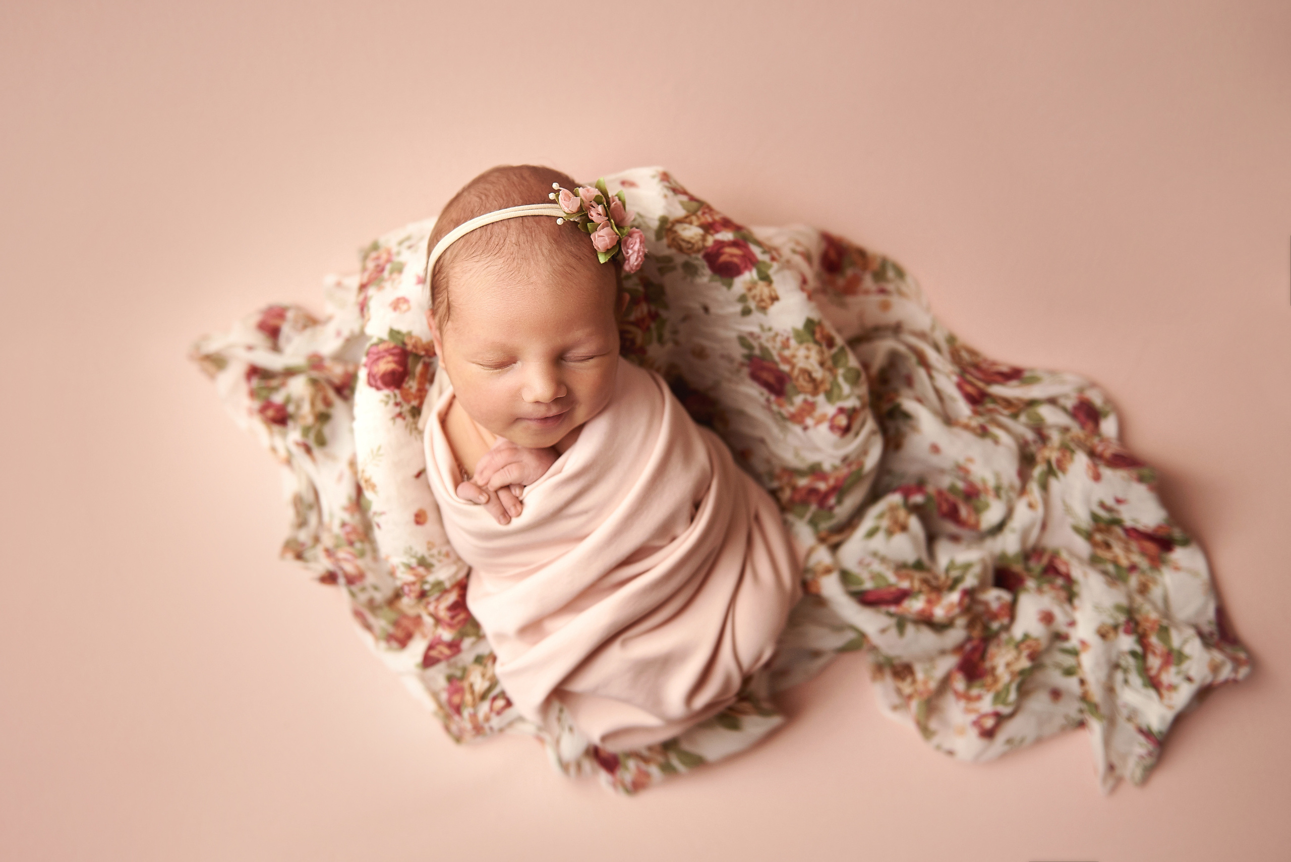 Newborn. Фотограф новонароджених діток та їх сімей в Тернополі