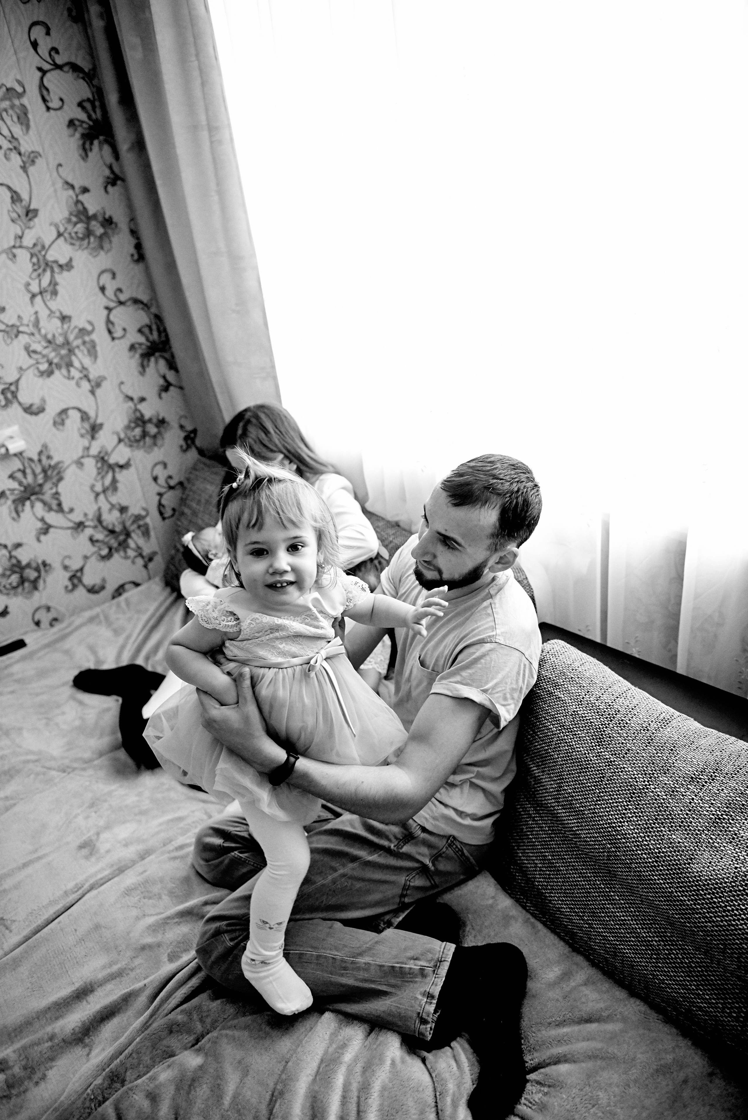 Олена та Влад Емма Єва та Еліна 9 днів життя. Фотограф новонароджених діток та їх сімей в Тернополі