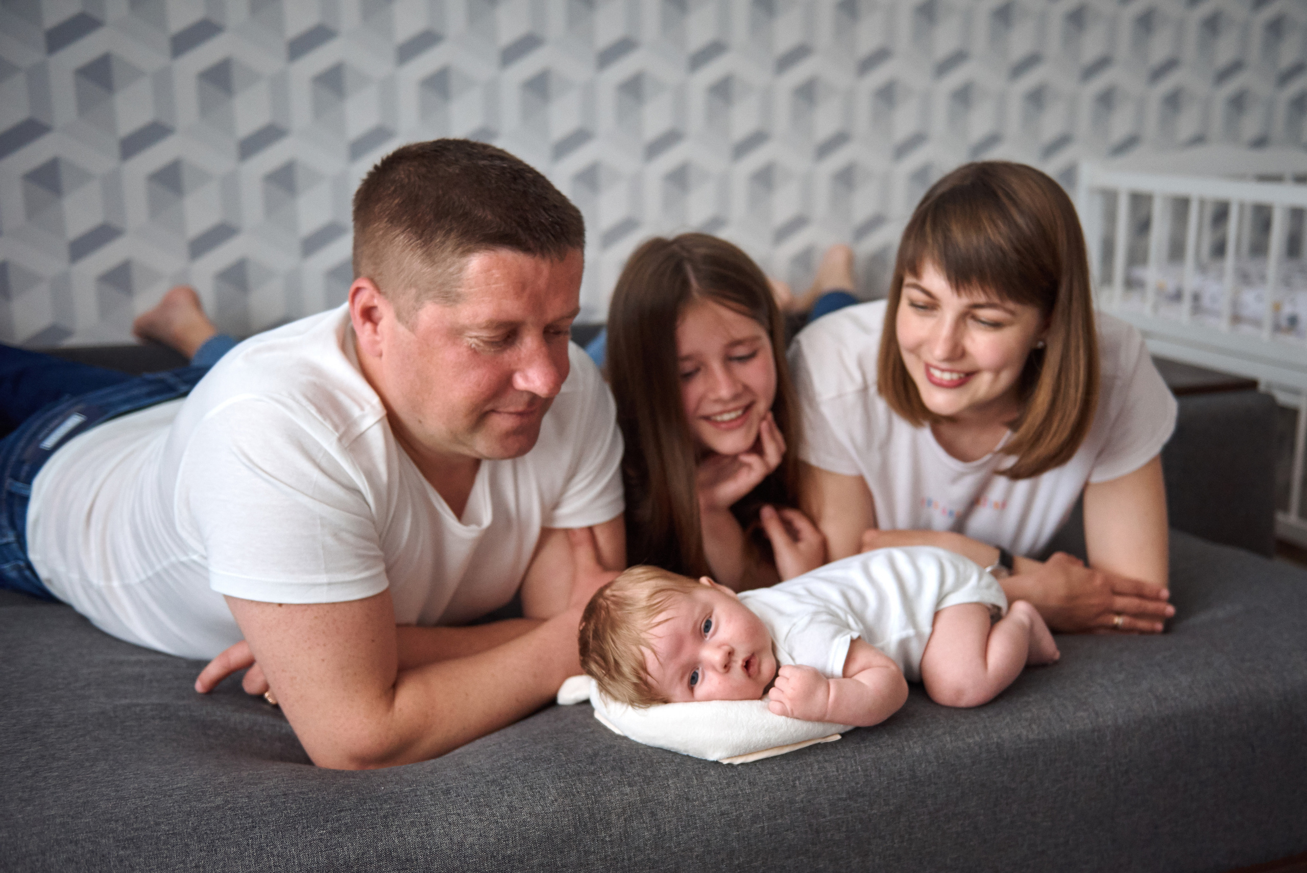 Таня Віталій Давид і Ніка. Фотограф новонароджених діток та їх сімей в Тернополі