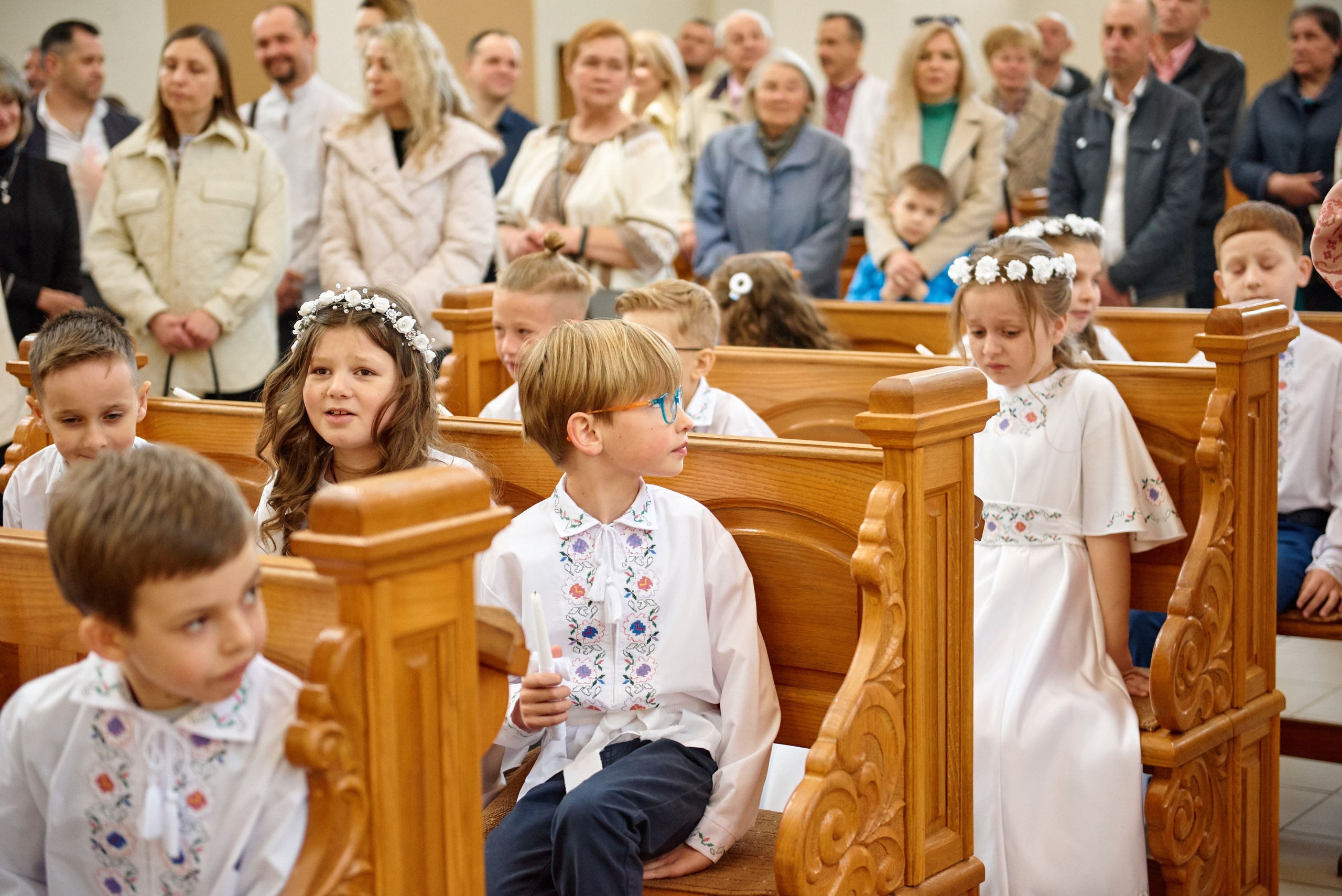 Храм Матері Божої Неустанної Помочі (біля літака). Фотограф новонароджених діток та їх сімей в Тернополі