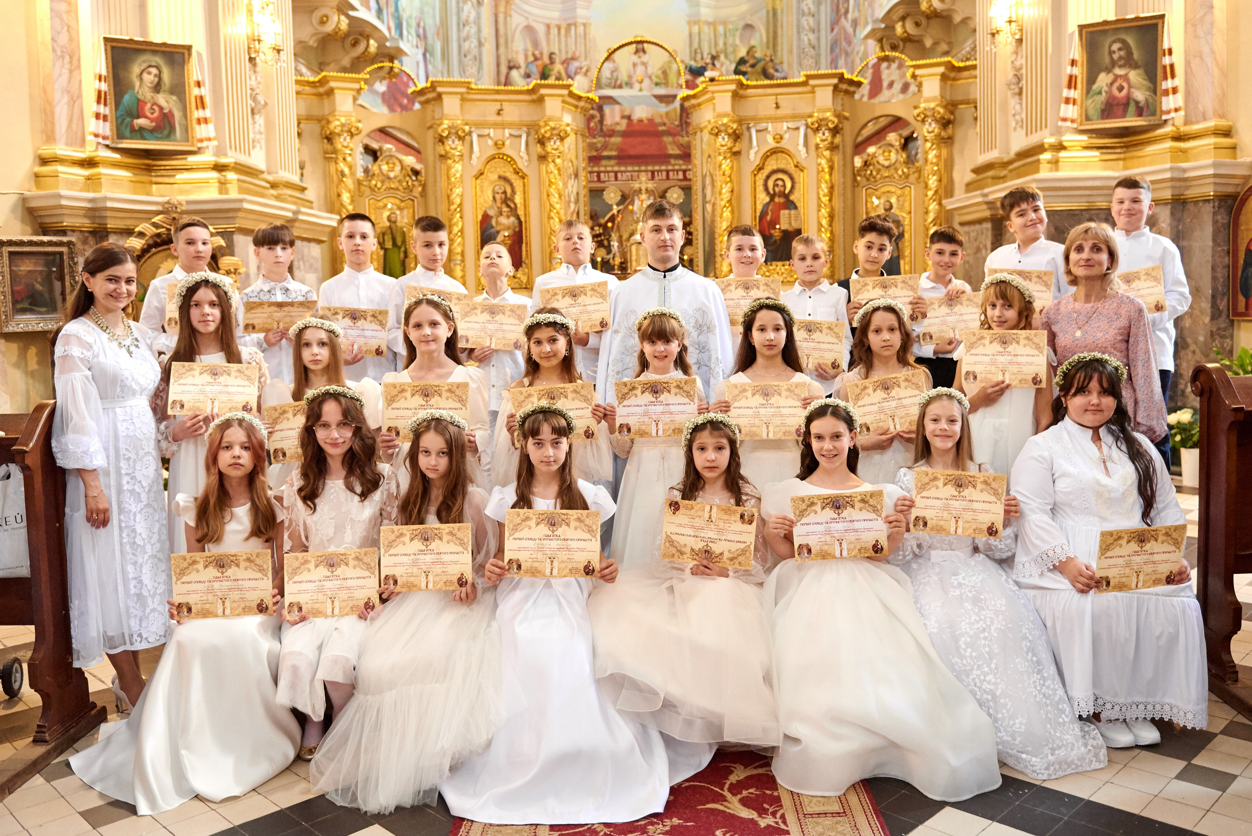 Архикатедральний Собор НЗПБ (Катедра). Фотограф новонароджених діток та їх сімей в Тернополі