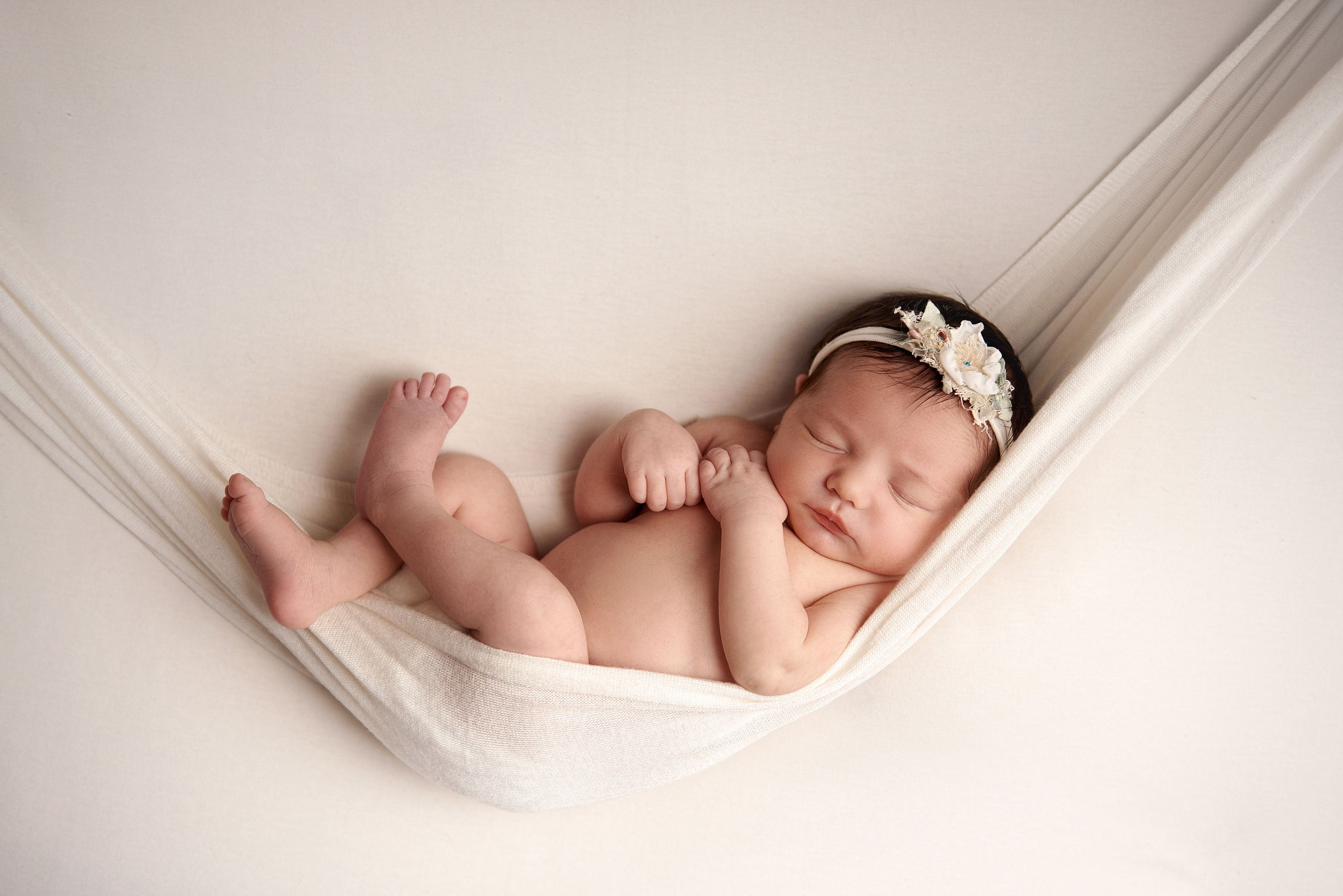 Newborn. Фотограф новонароджених діток та їх сімей в Тернополі