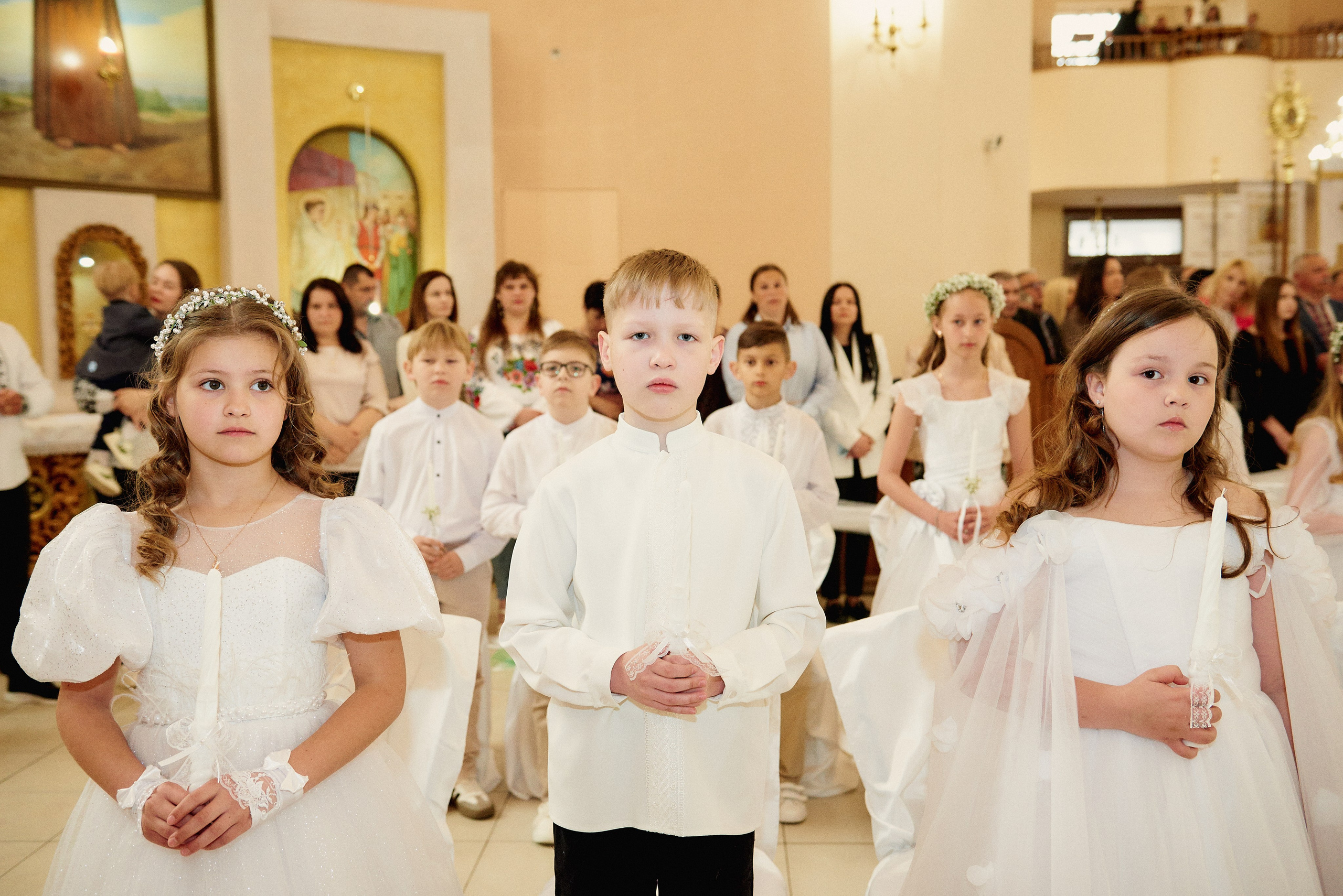Церква св. Петра. Фотограф новонароджених діток та їх сімей в Тернополі