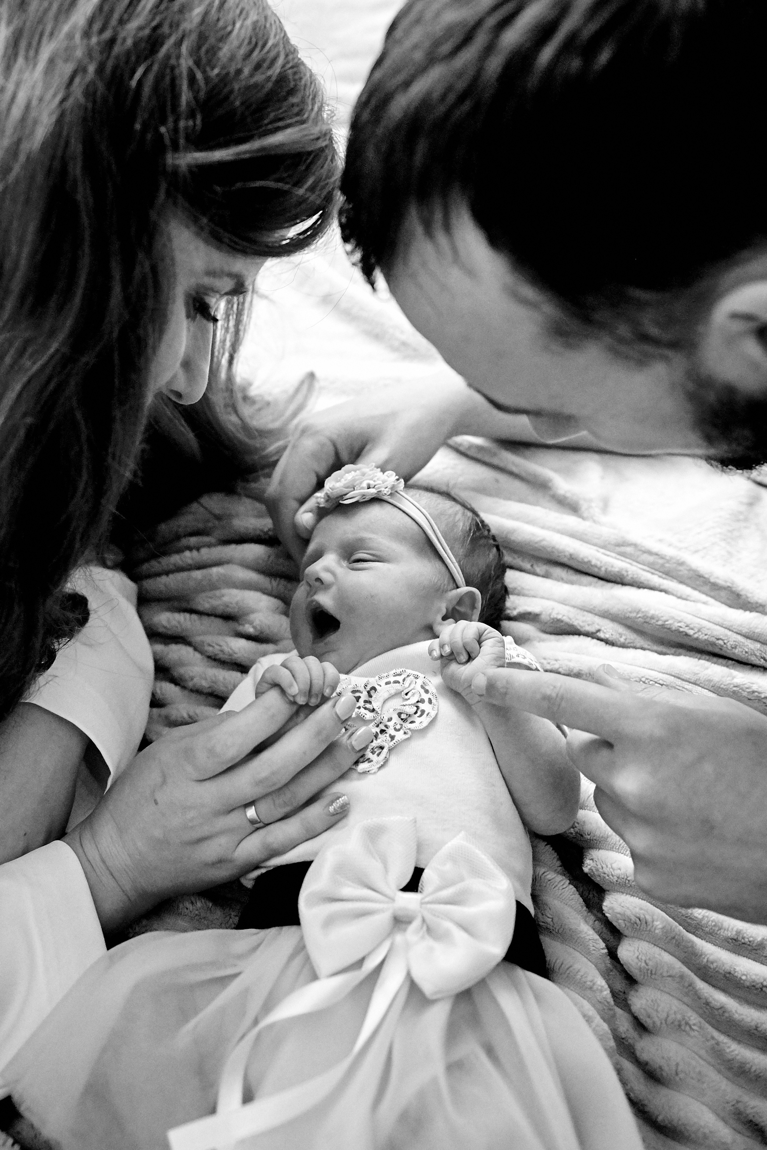 Олена та Влад Емма Єва та Еліна 9 днів життя. Фотограф новонароджених діток та їх сімей в Тернополі