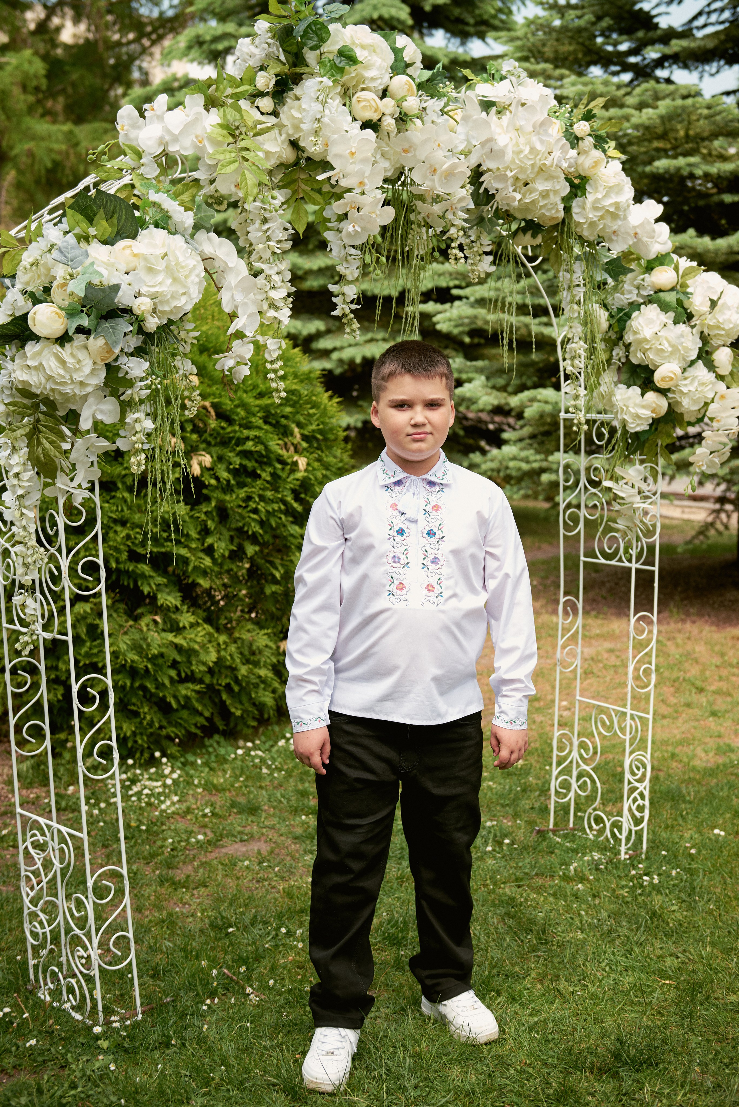 Храм Матері Божої Неустанної Помочі (біля літака). Фотограф новонароджених діток та їх сімей в Тернополі