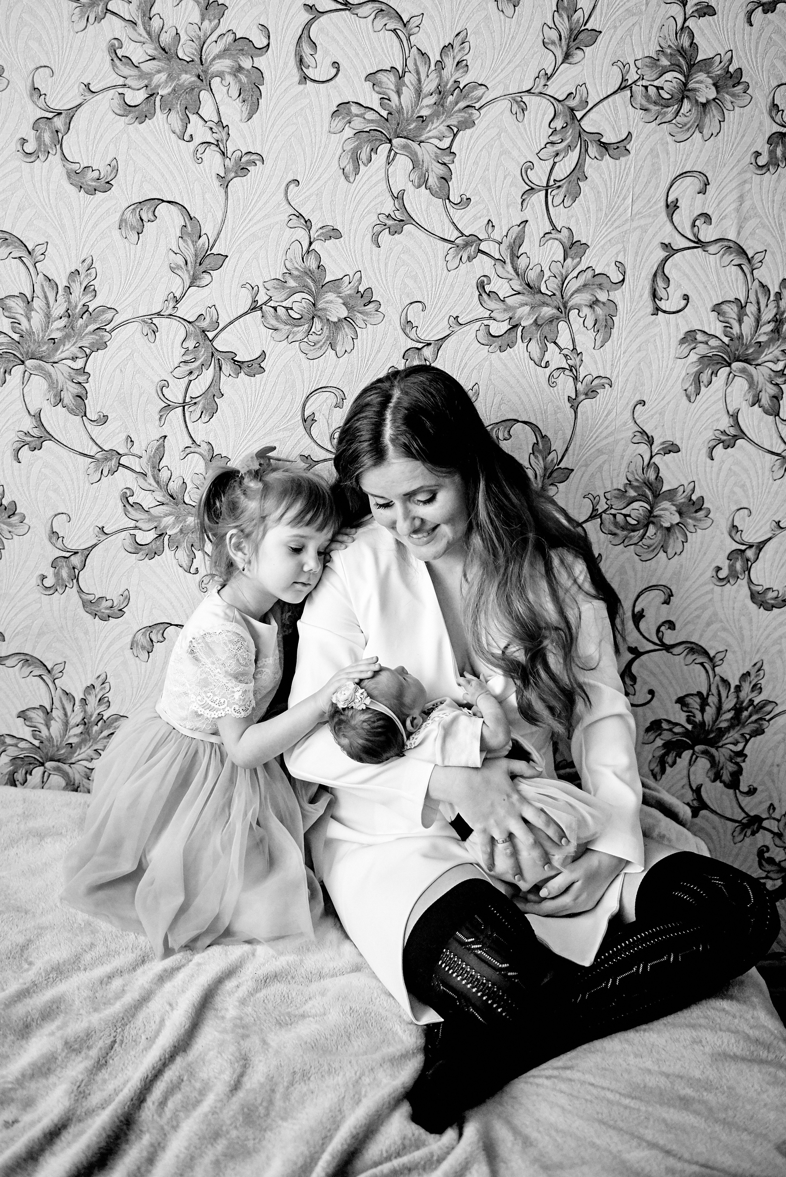 Олена та Влад Емма Єва та Еліна 9 днів життя. Фотограф новонароджених діток та їх сімей в Тернополі